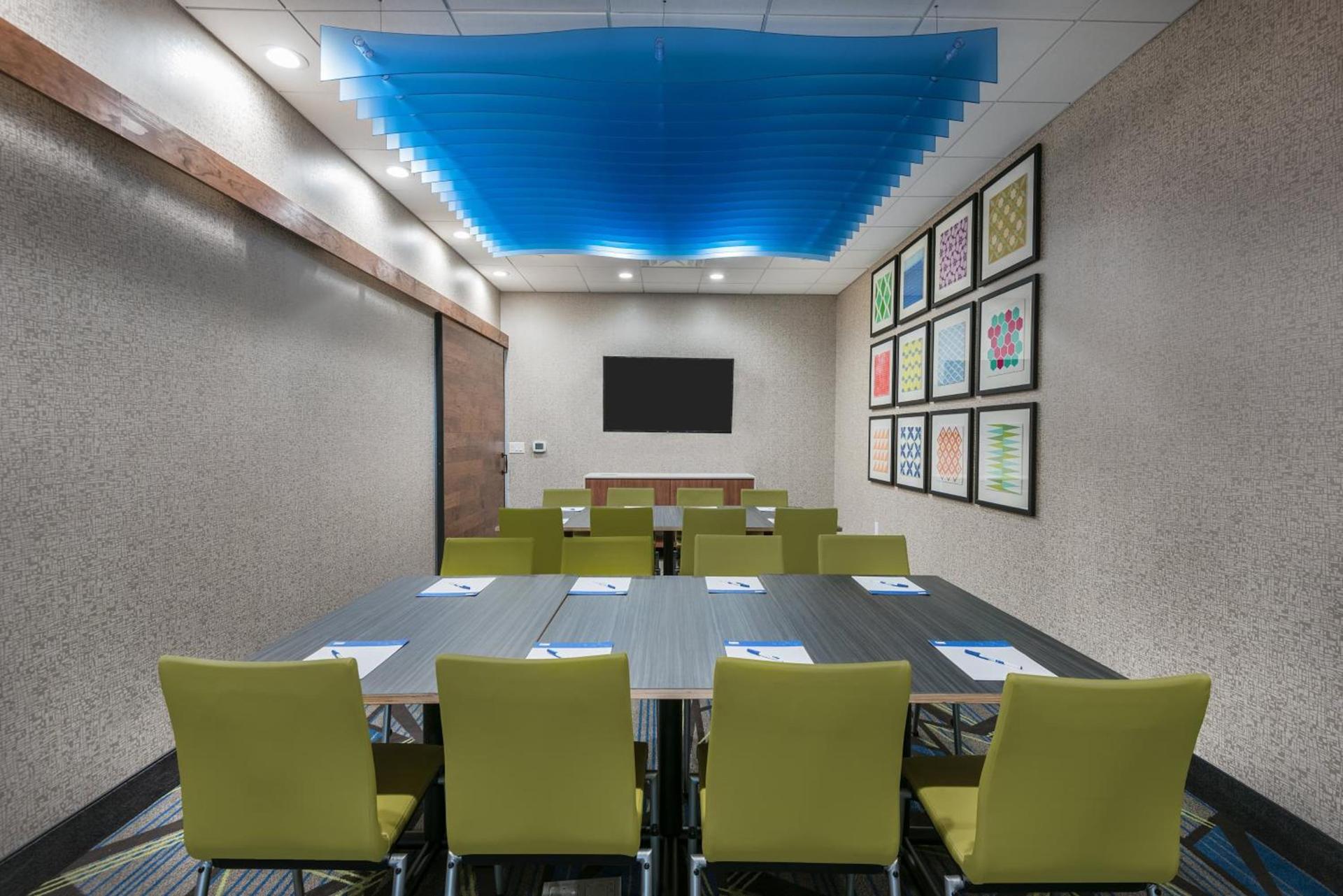 Holiday Inn Express & Suites Bryan - College Station by IHG photo 59