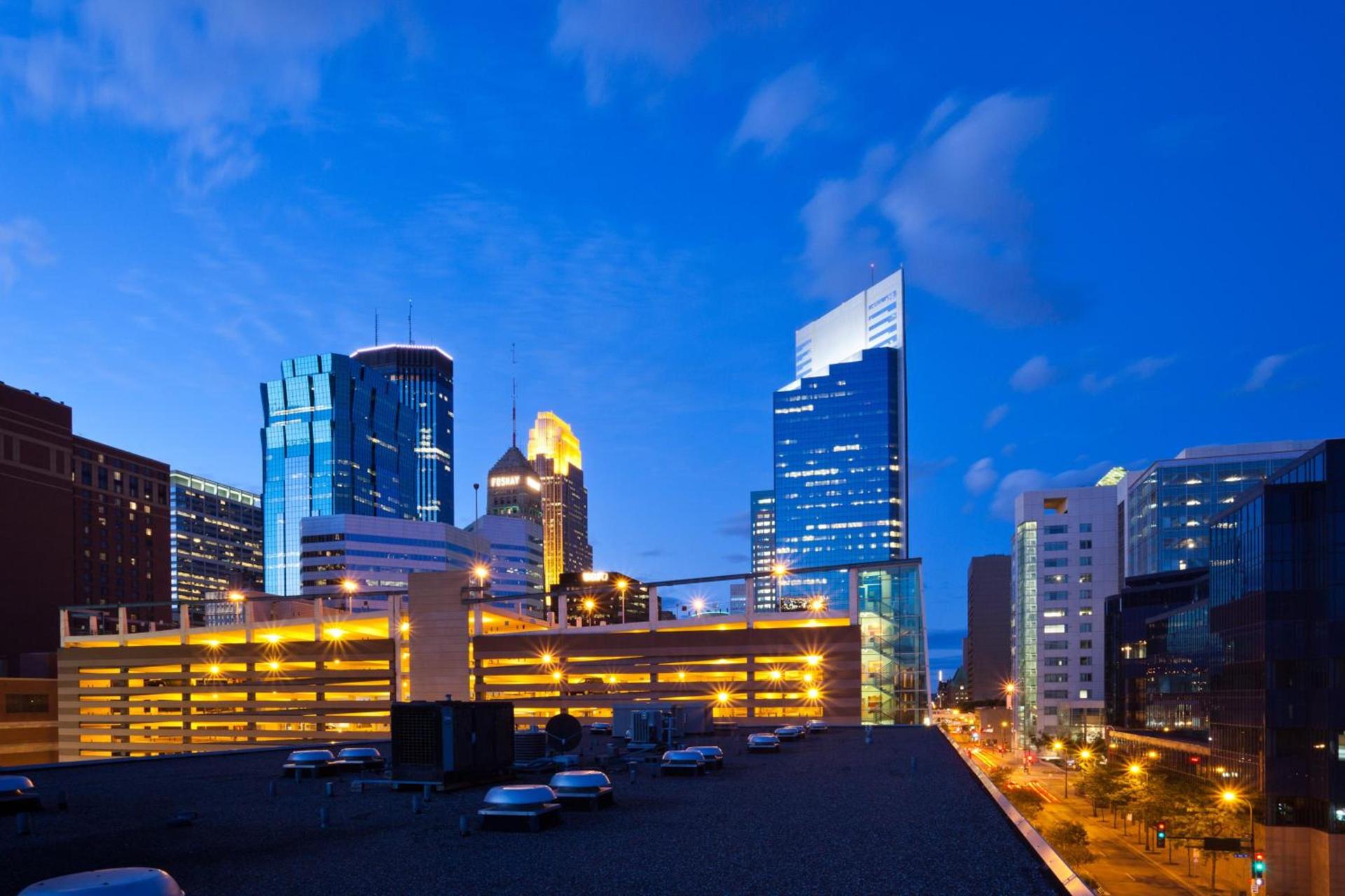 Holiday Inn Express Hotel & Suites Minneapolis-Downtown Convention Center by IHG photo 39