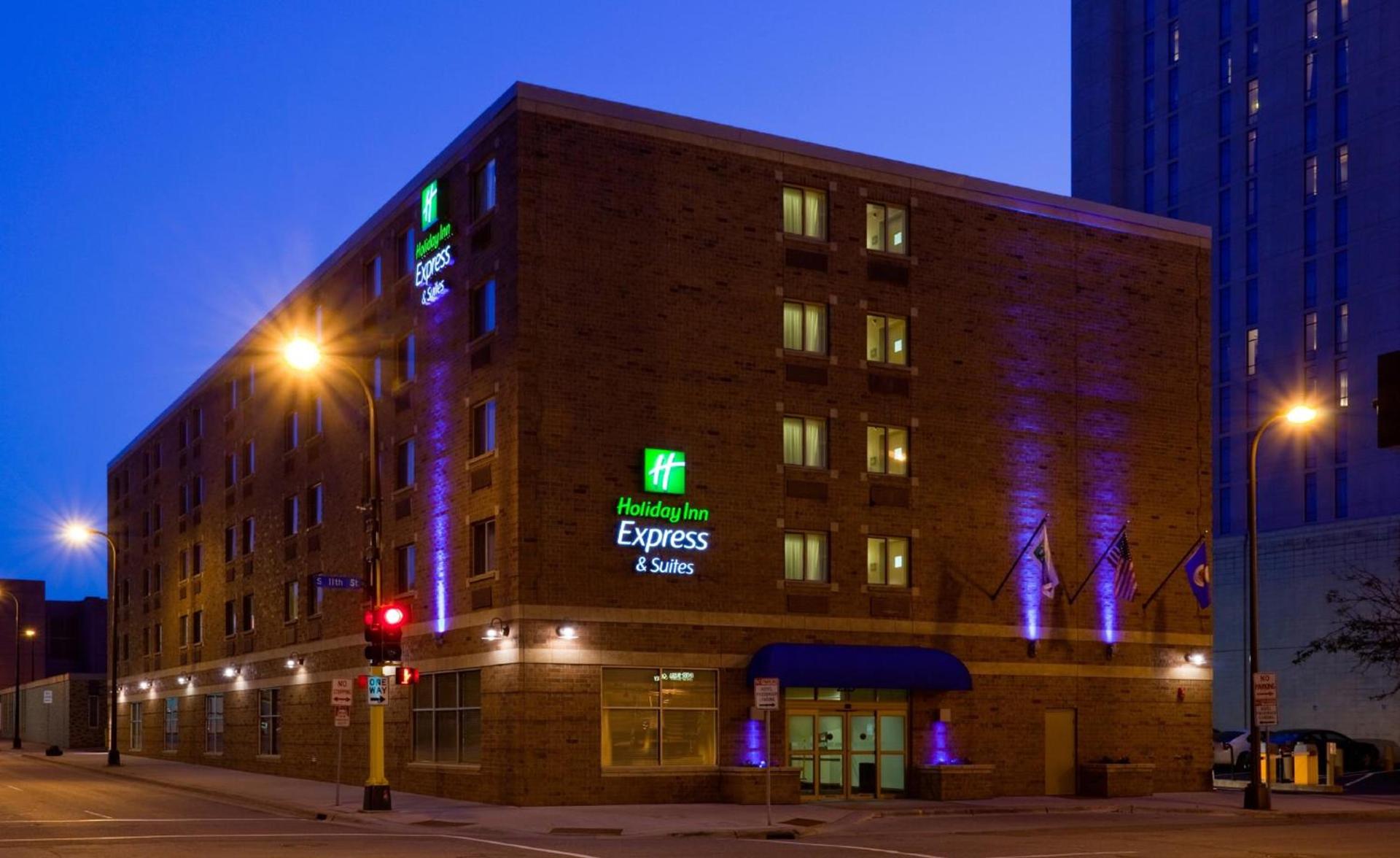 Holiday Inn Express Hotel & Suites Minneapolis-Downtown Convention Center by IHG photo 18