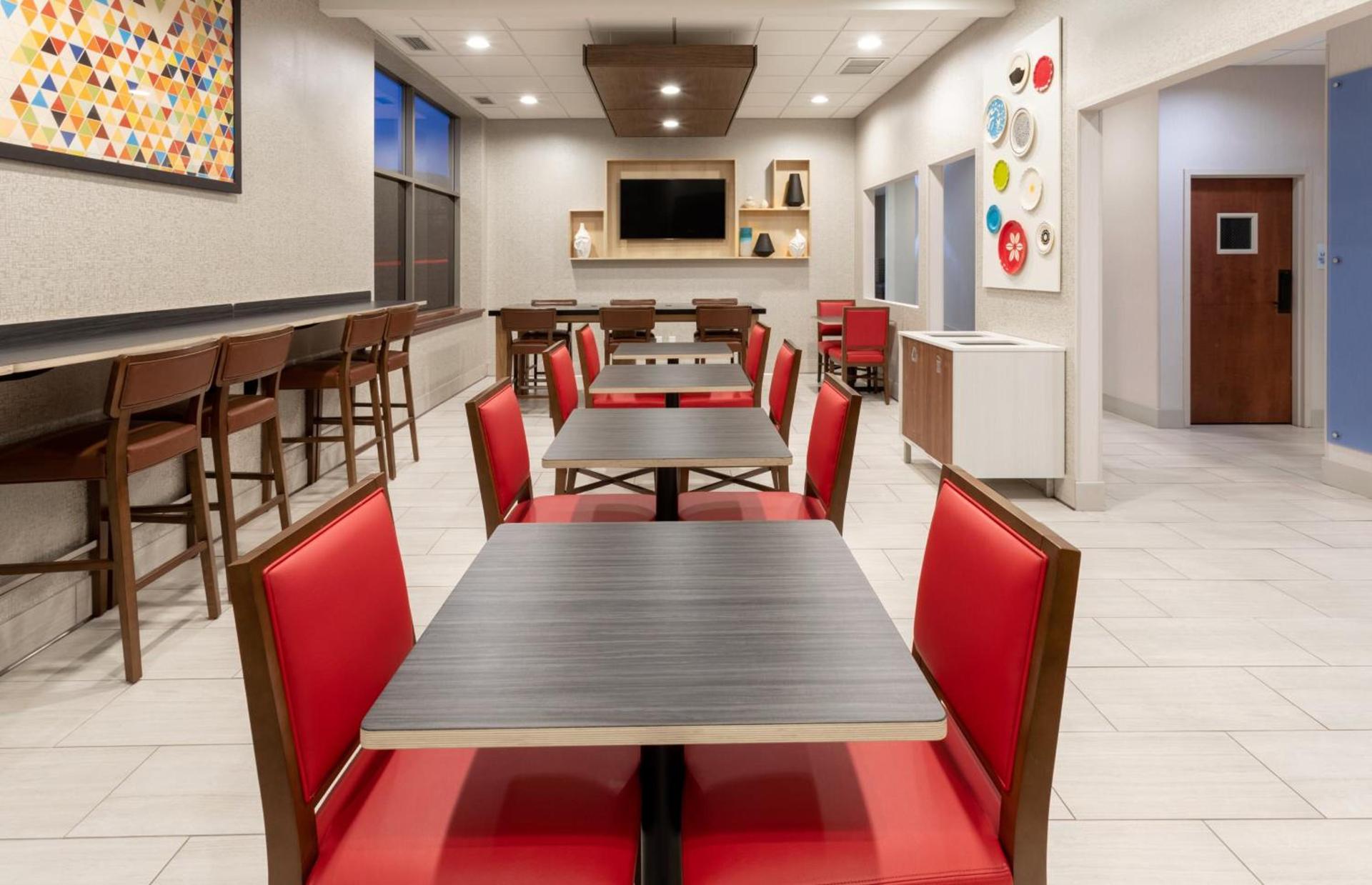 Holiday Inn Express Hotel & Suites Minneapolis-Downtown Convention Center by IHG photo 14