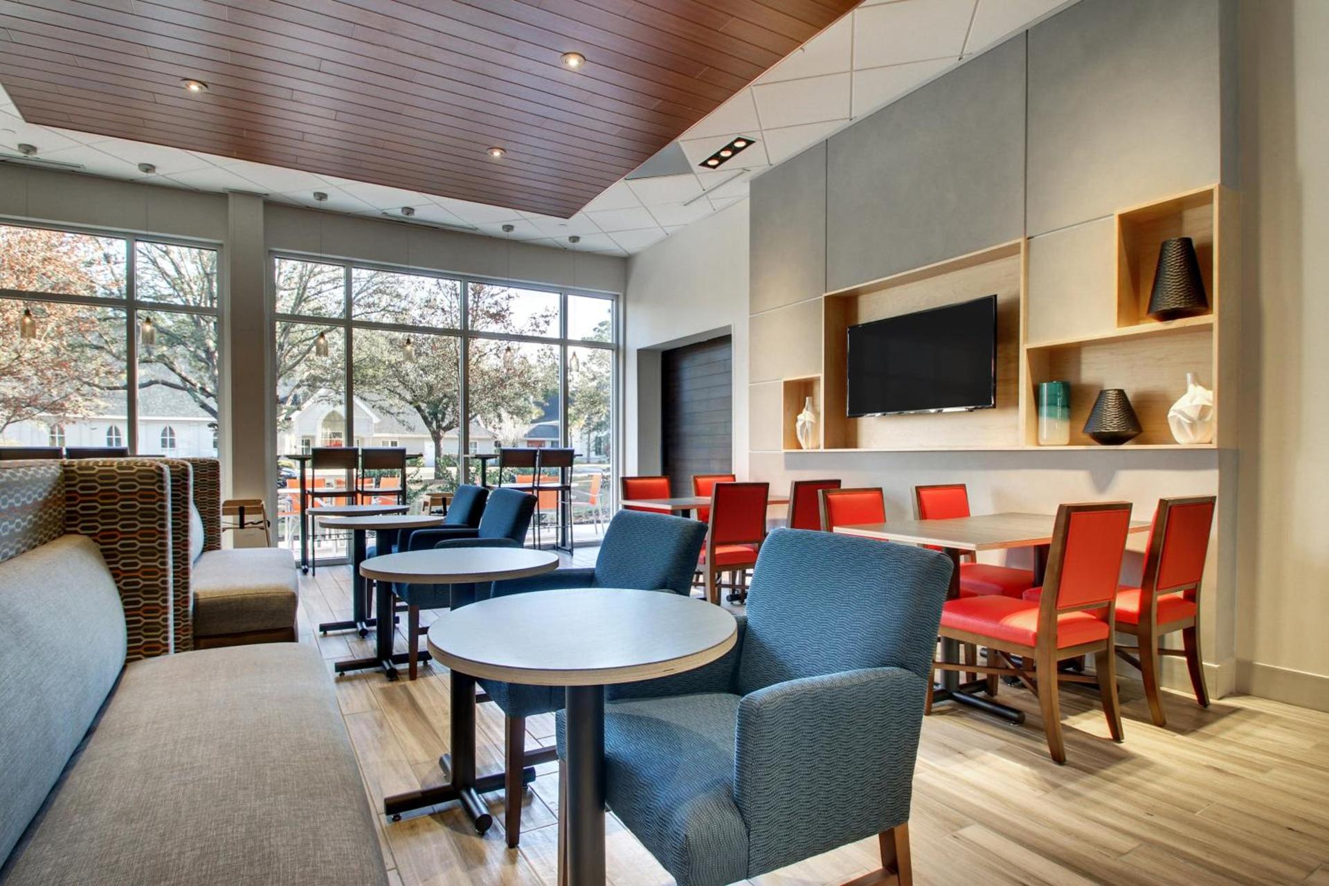 Holiday Inn Express & Suites Charleston NE Mt Pleasant US17 by IHG photo 40