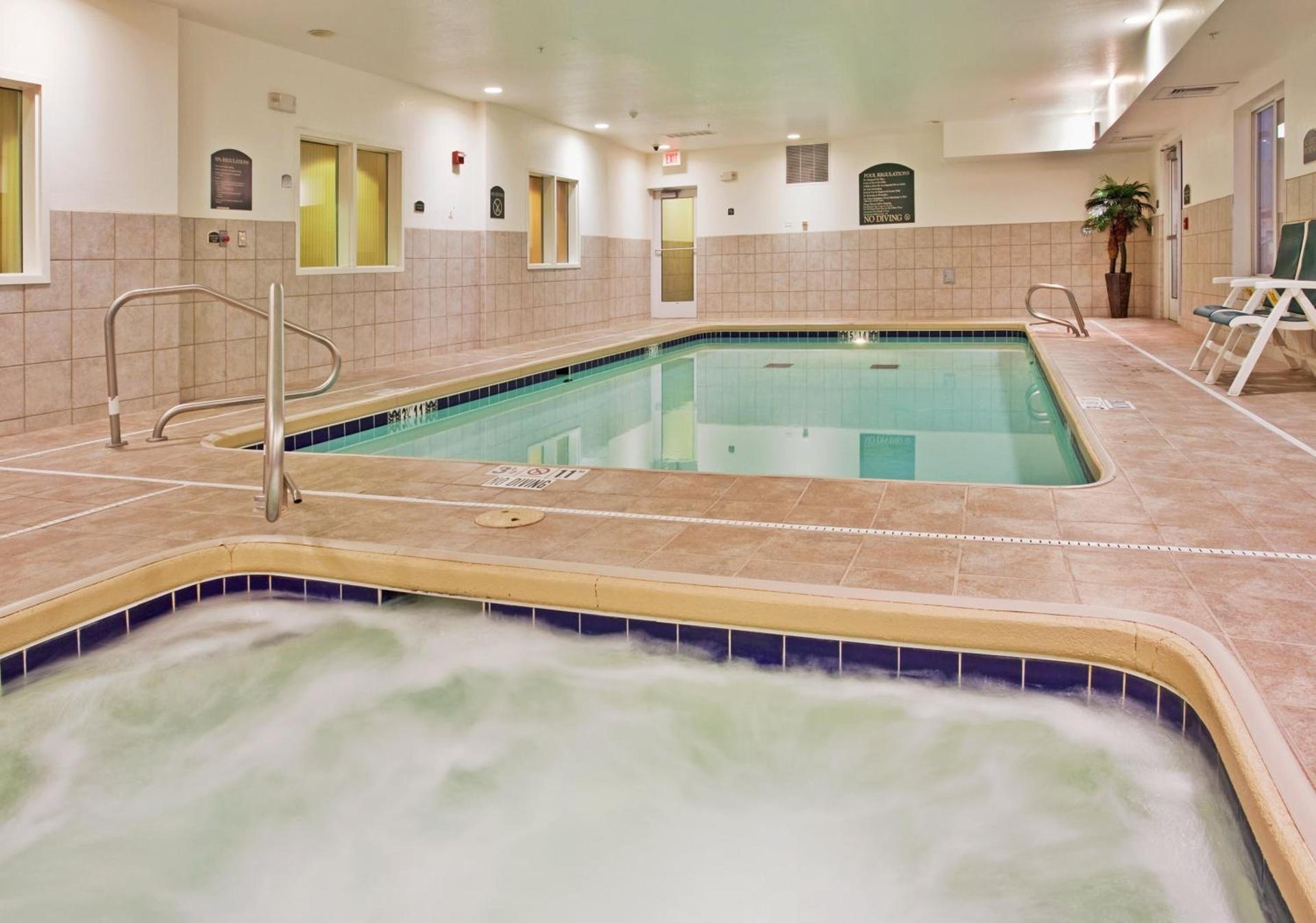 Holiday Inn Express Hotel & Suites Wichita Airport by IHG photo 20