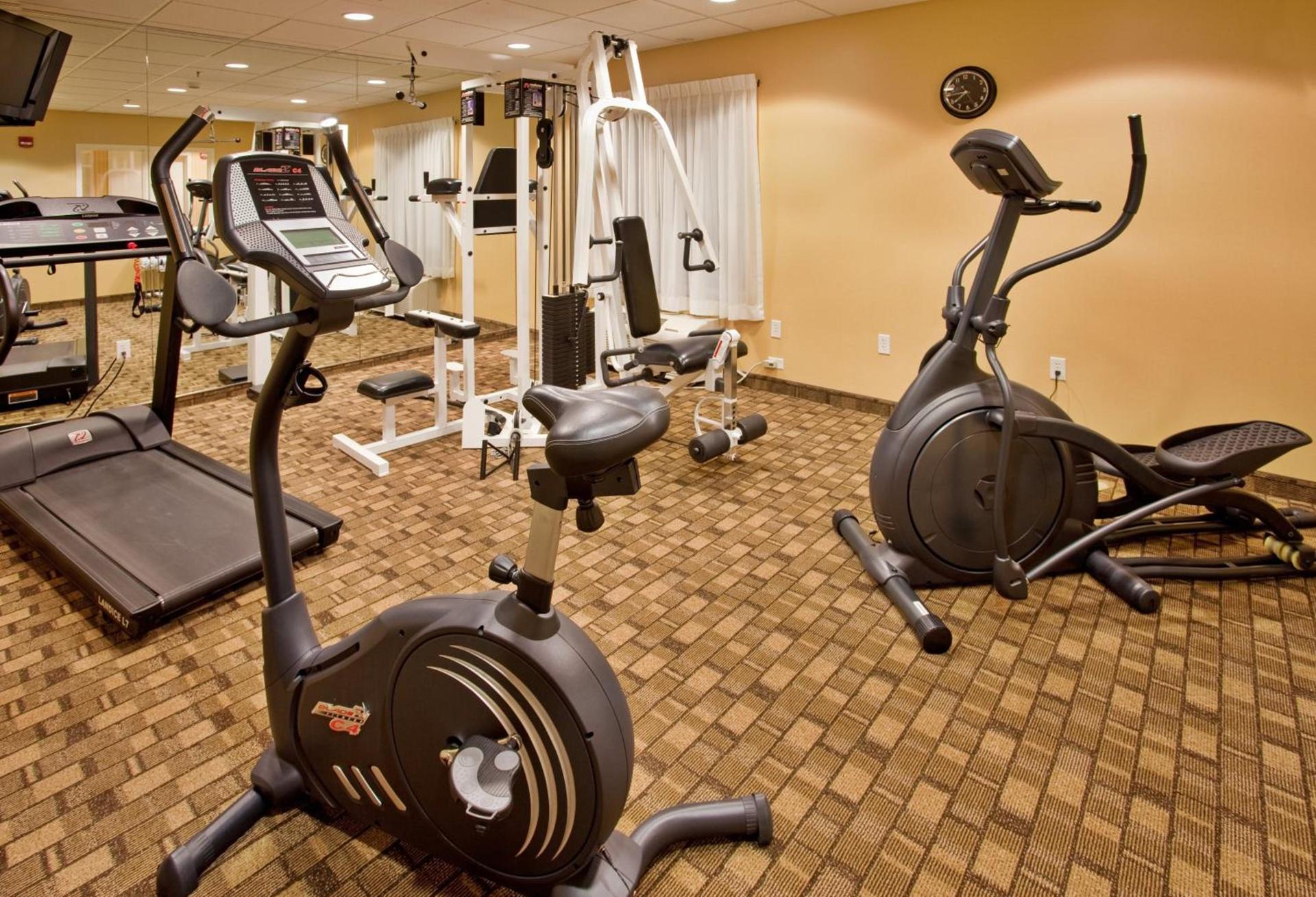 Holiday Inn Express Hotel & Suites Wichita Airport by IHG photo 6