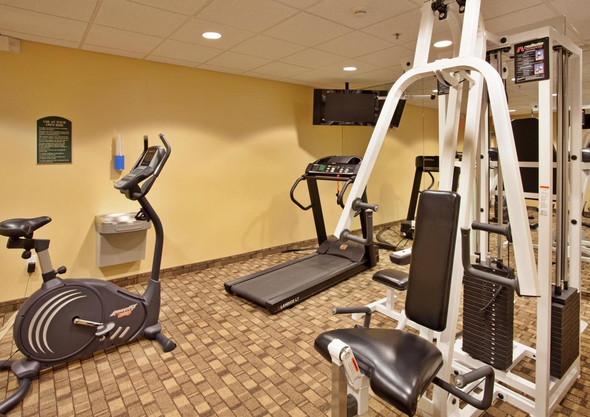 Holiday Inn Express Hotel & Suites Wichita Airport by IHG photo 8