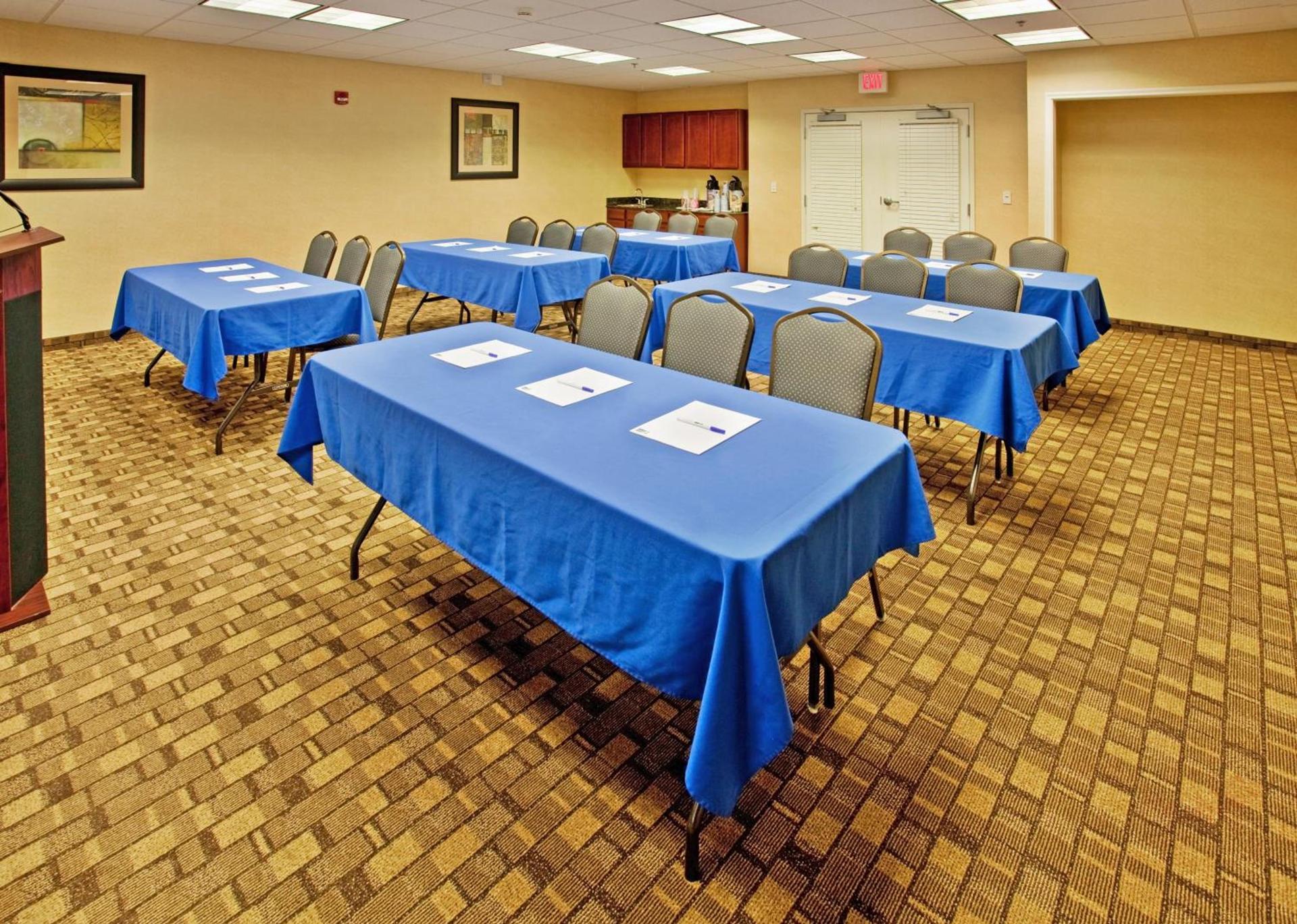 Holiday Inn Express Hotel & Suites Wichita Airport by IHG photo 25