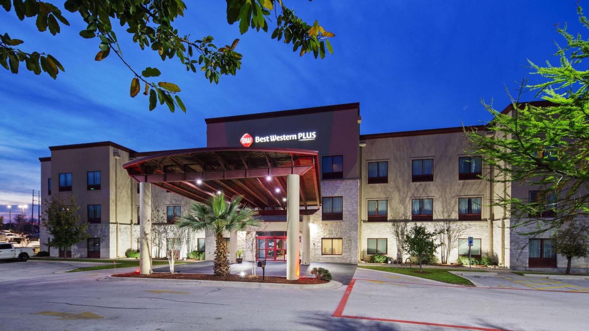 Best Western Plus Austin Airport Inn & Suites photo 11