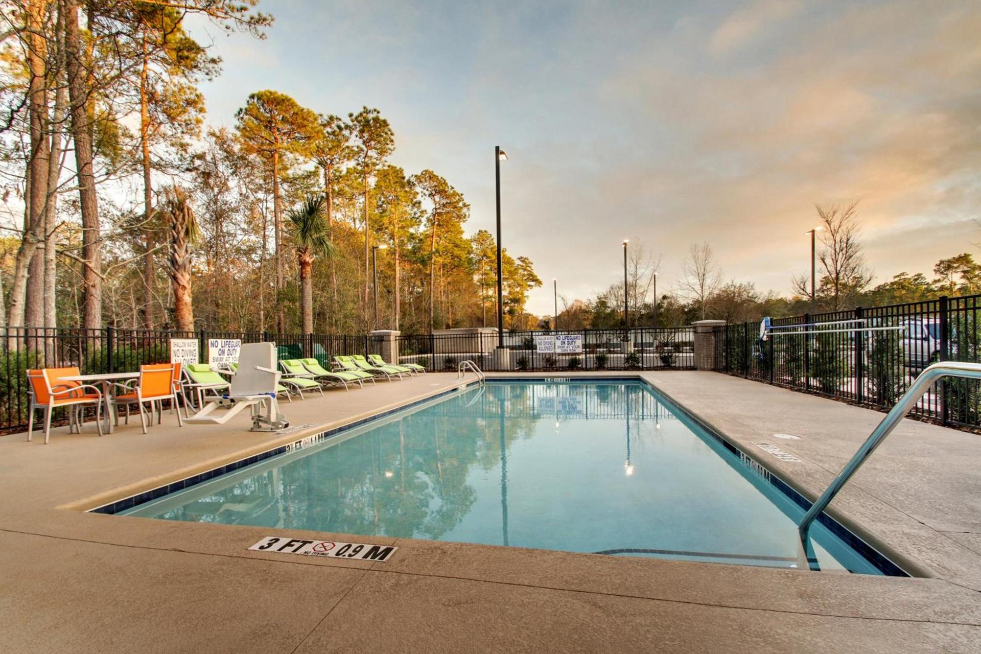 Holiday Inn Express & Suites Charleston NE Mt Pleasant US17 by IHG photo 25