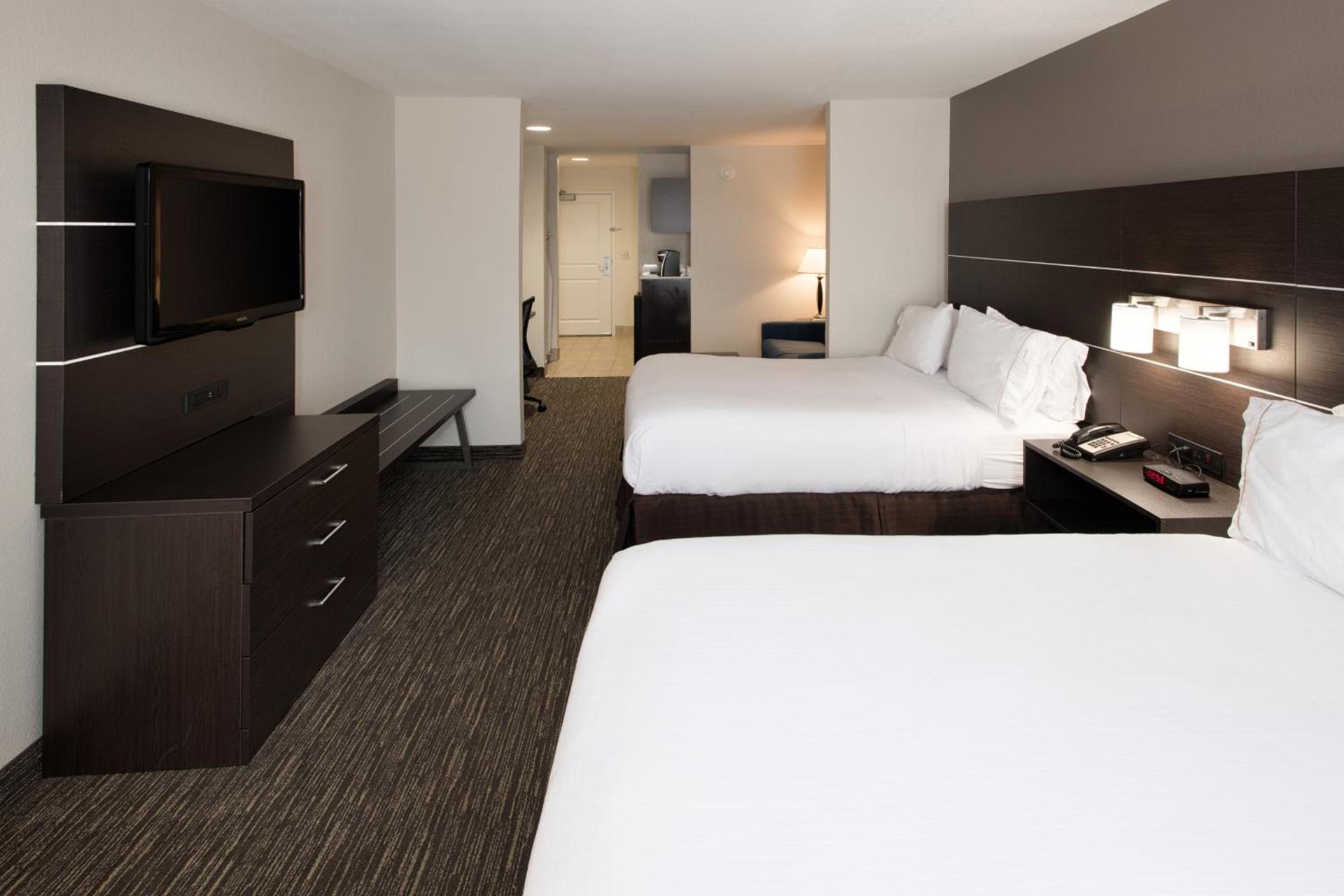 Holiday Inn Express & Suites East Wichita I-35 Andover by IHG photo 19
