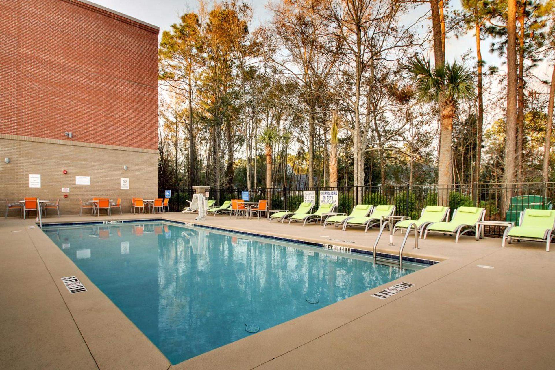 Holiday Inn Express & Suites Charleston NE Mt Pleasant US17 by IHG photo 21