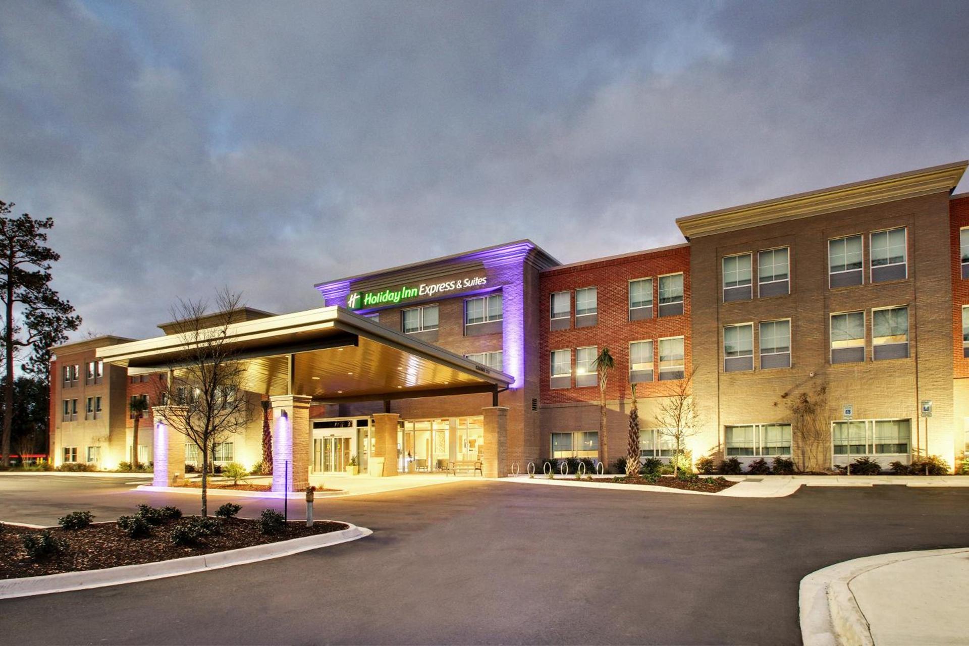 Holiday Inn Express & Suites Charleston NE Mt Pleasant US17 by IHG photo 1