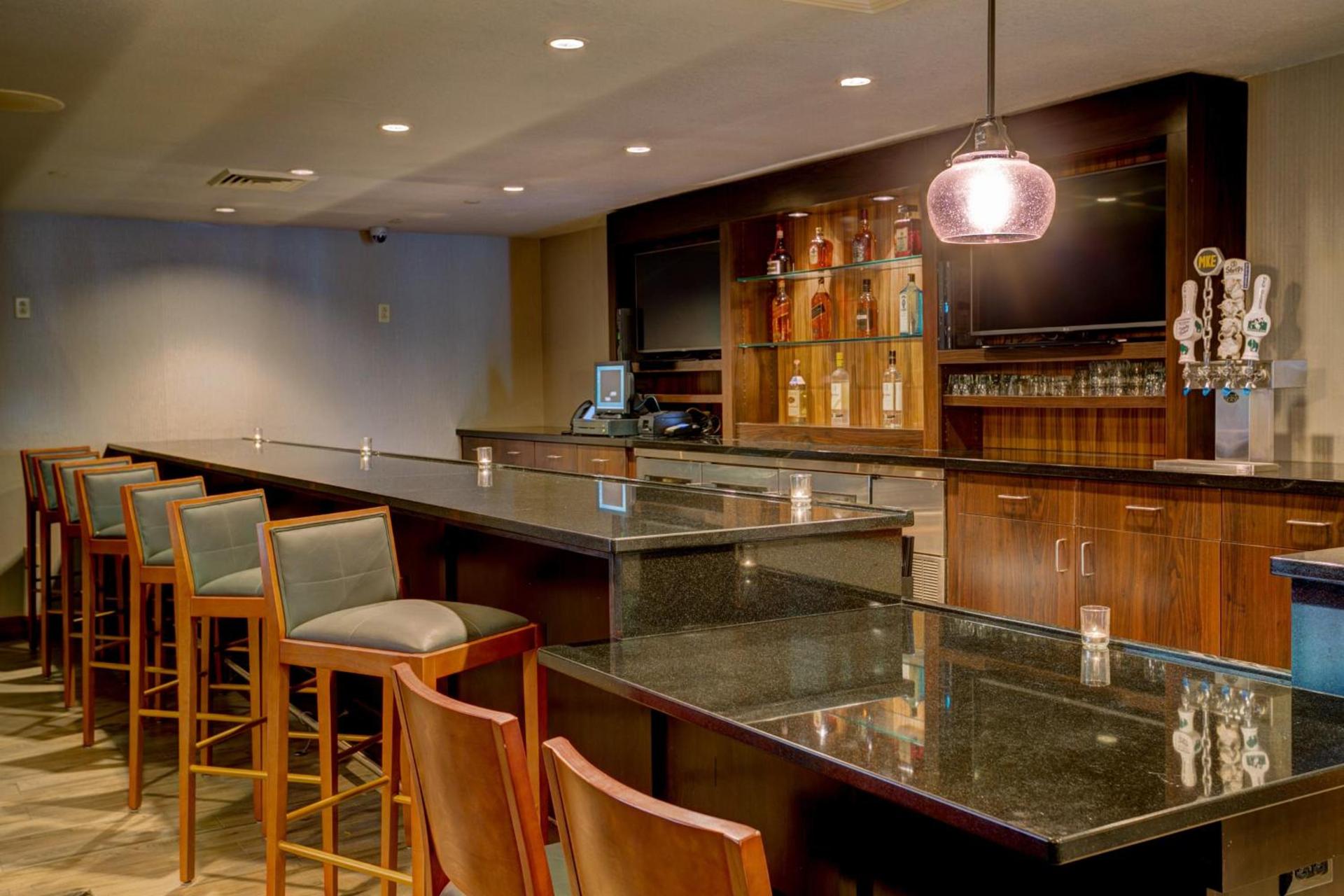 Holiday Inn Milwaukee Airport by IHG photo 13