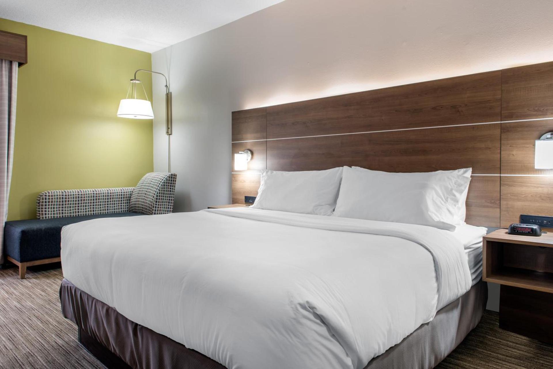 Holiday Inn Express & Suites Harrison by IHG photo 24