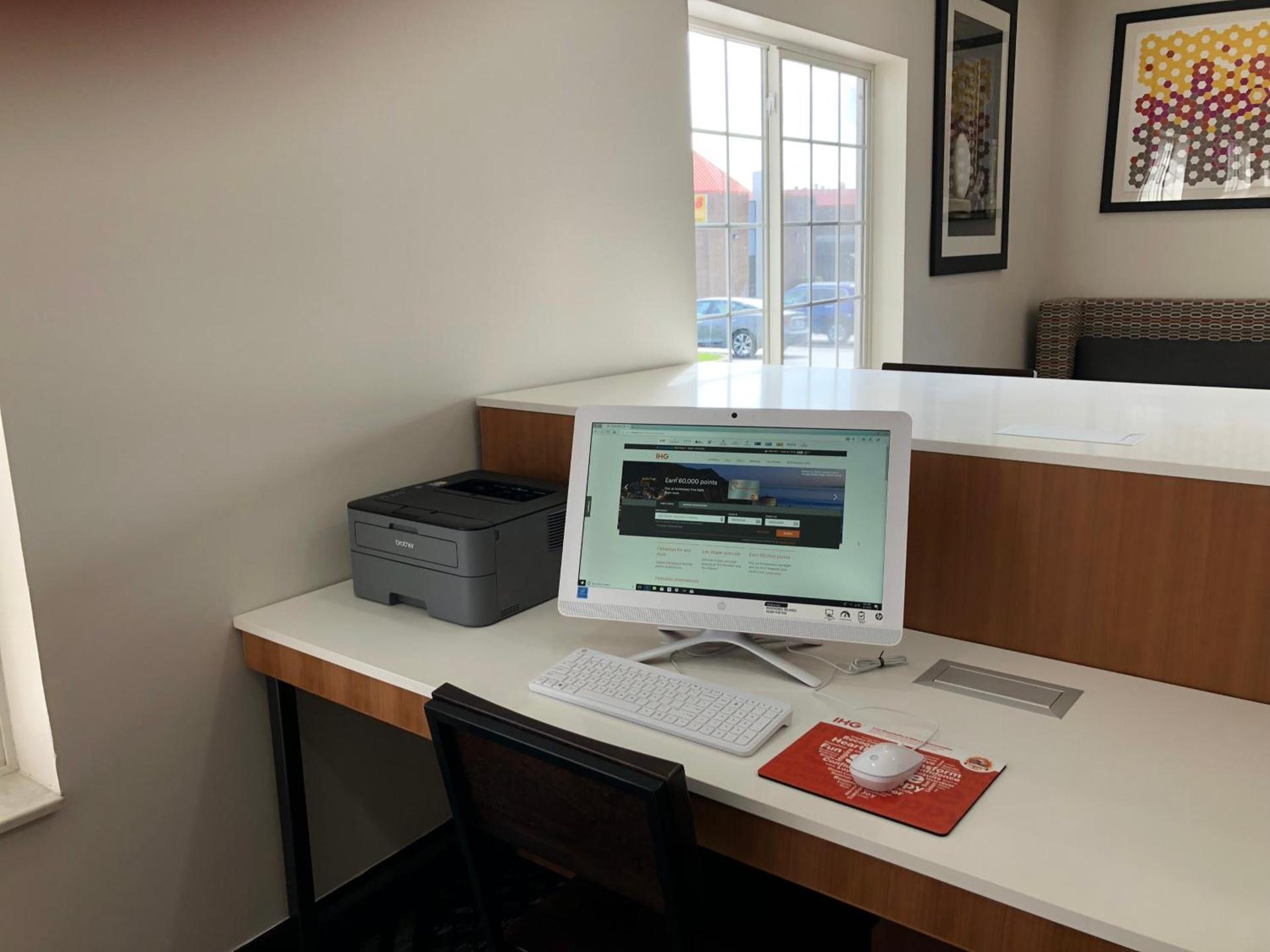 Holiday Inn Express & Suites Harrison by IHG photo 3
