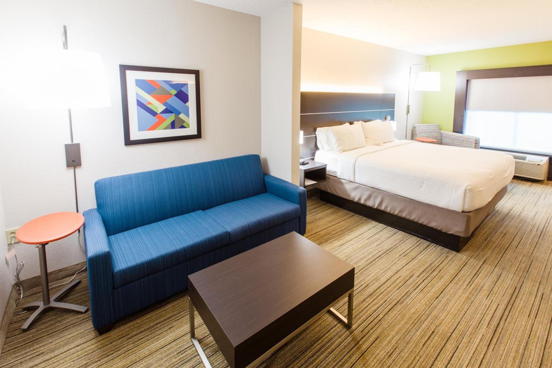 Holiday Inn Express Hotel & Suites Harriman by IHG photo 2