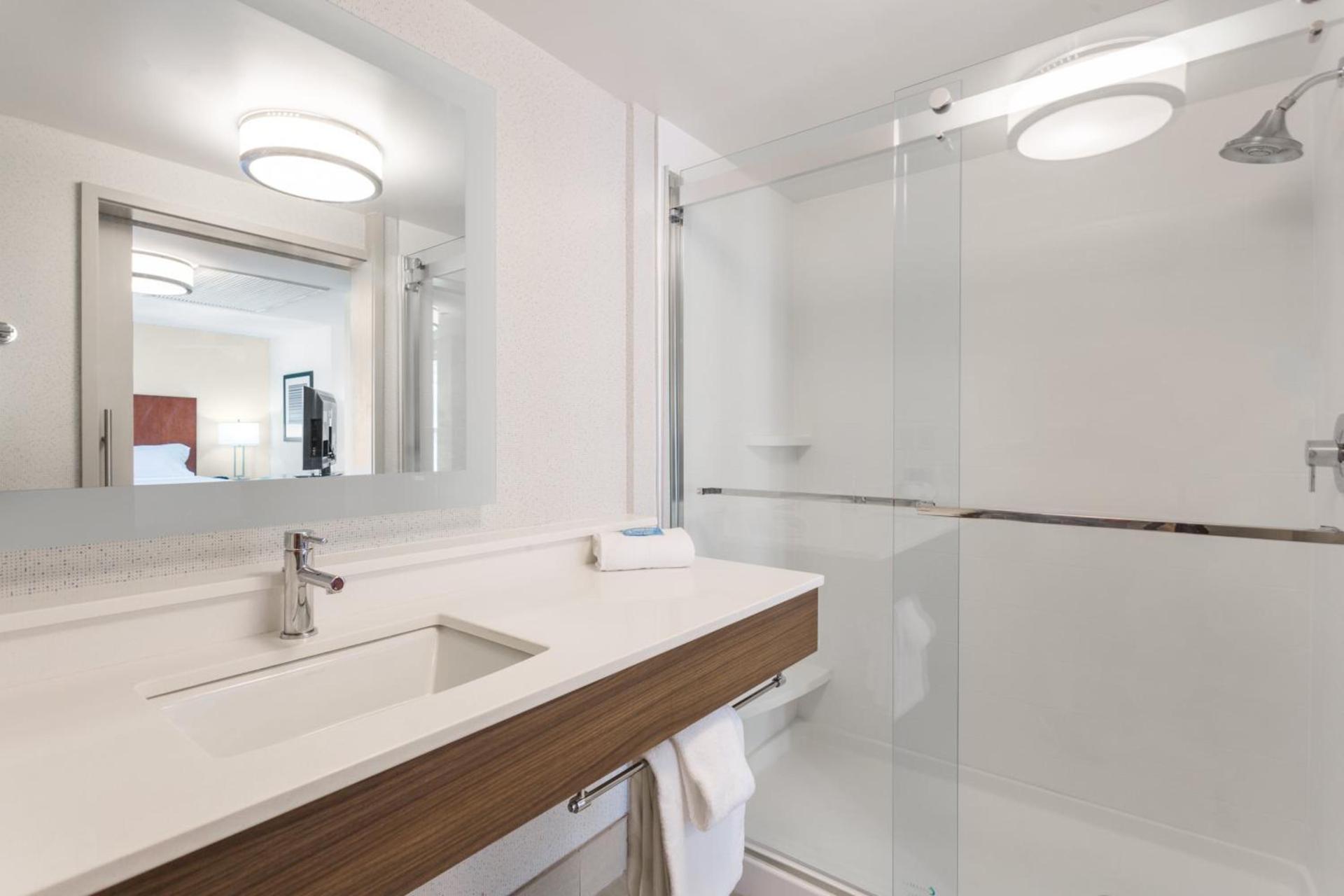 Holiday Inn Express & Suites Wilmington-University Center by IHG photo 18