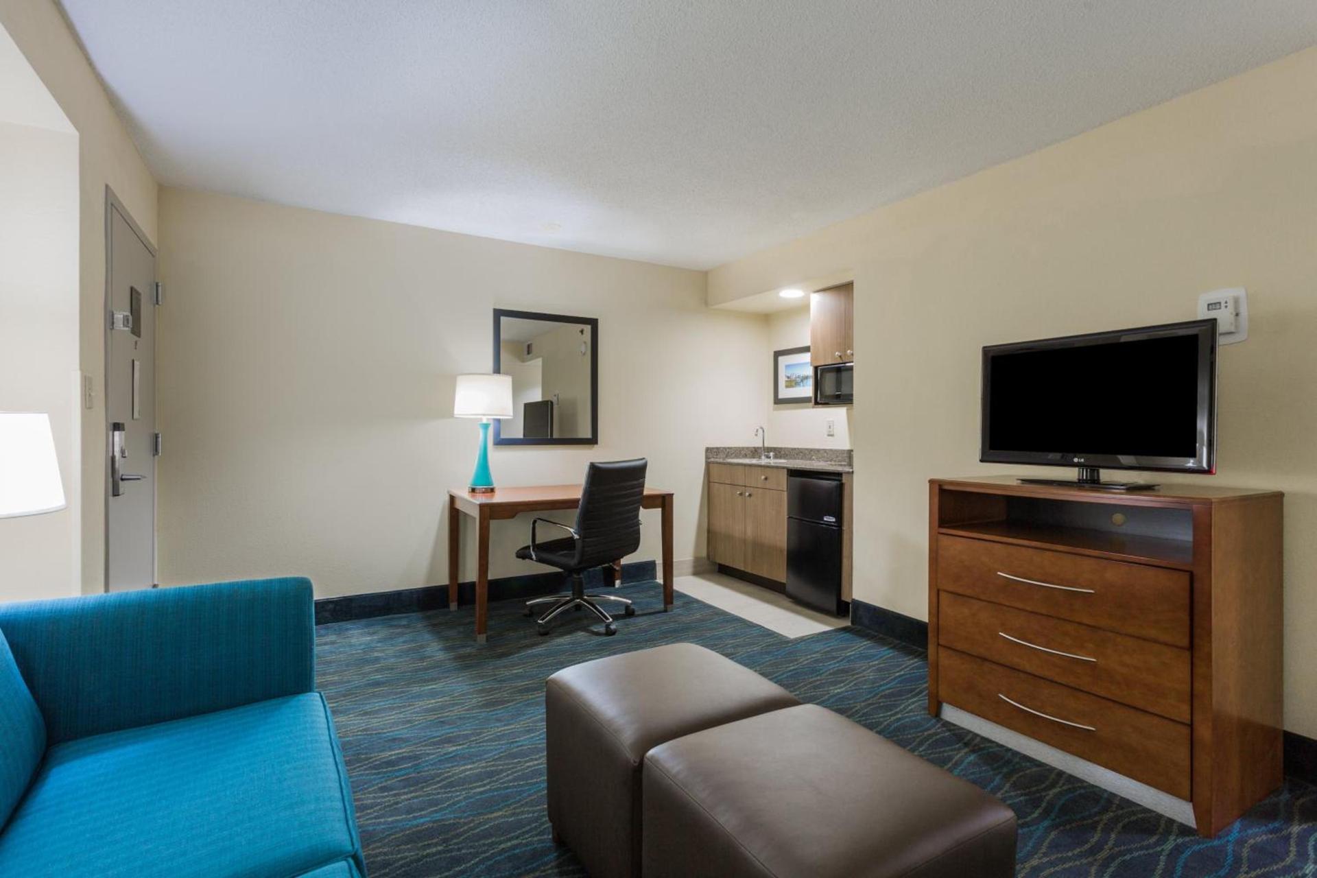 Holiday Inn Express & Suites Wilmington-University Center by IHG photo 35