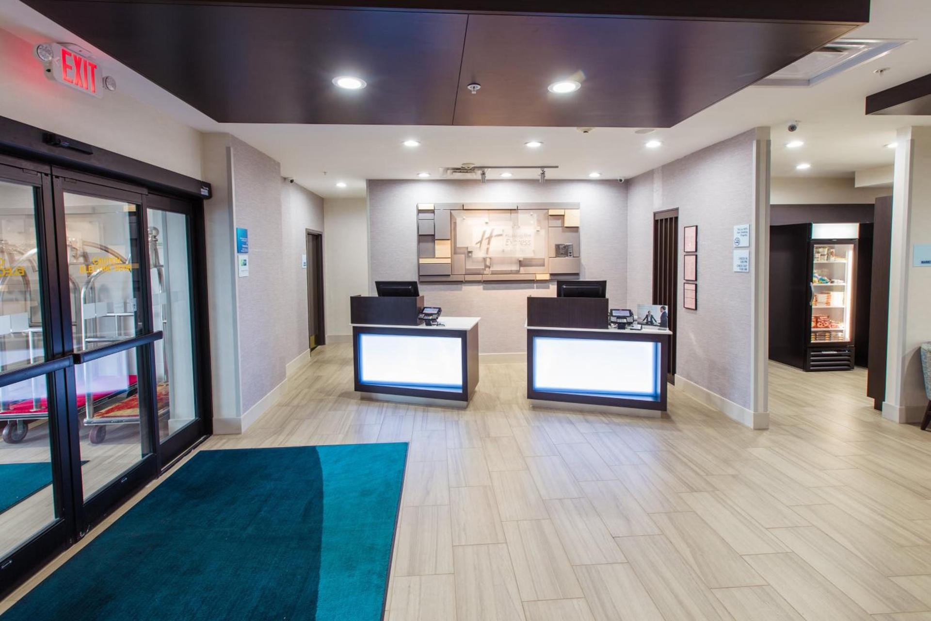 Holiday Inn Express Hotel & Suites Harriman by IHG photo 8