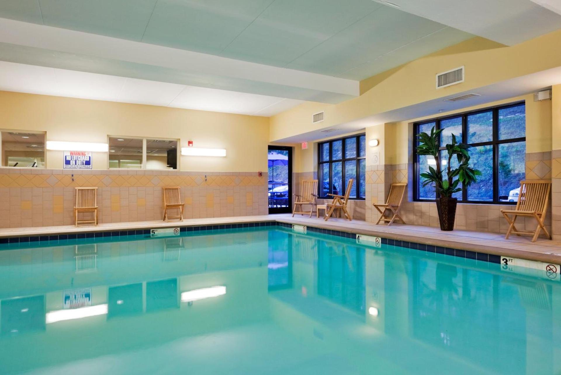 Holiday Inn Express Hotel & Suites Harriman by IHG photo 9