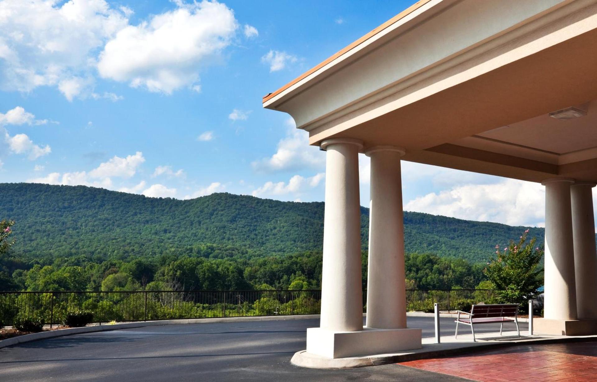 Holiday Inn Express Hotel & Suites Harriman by IHG photo 13