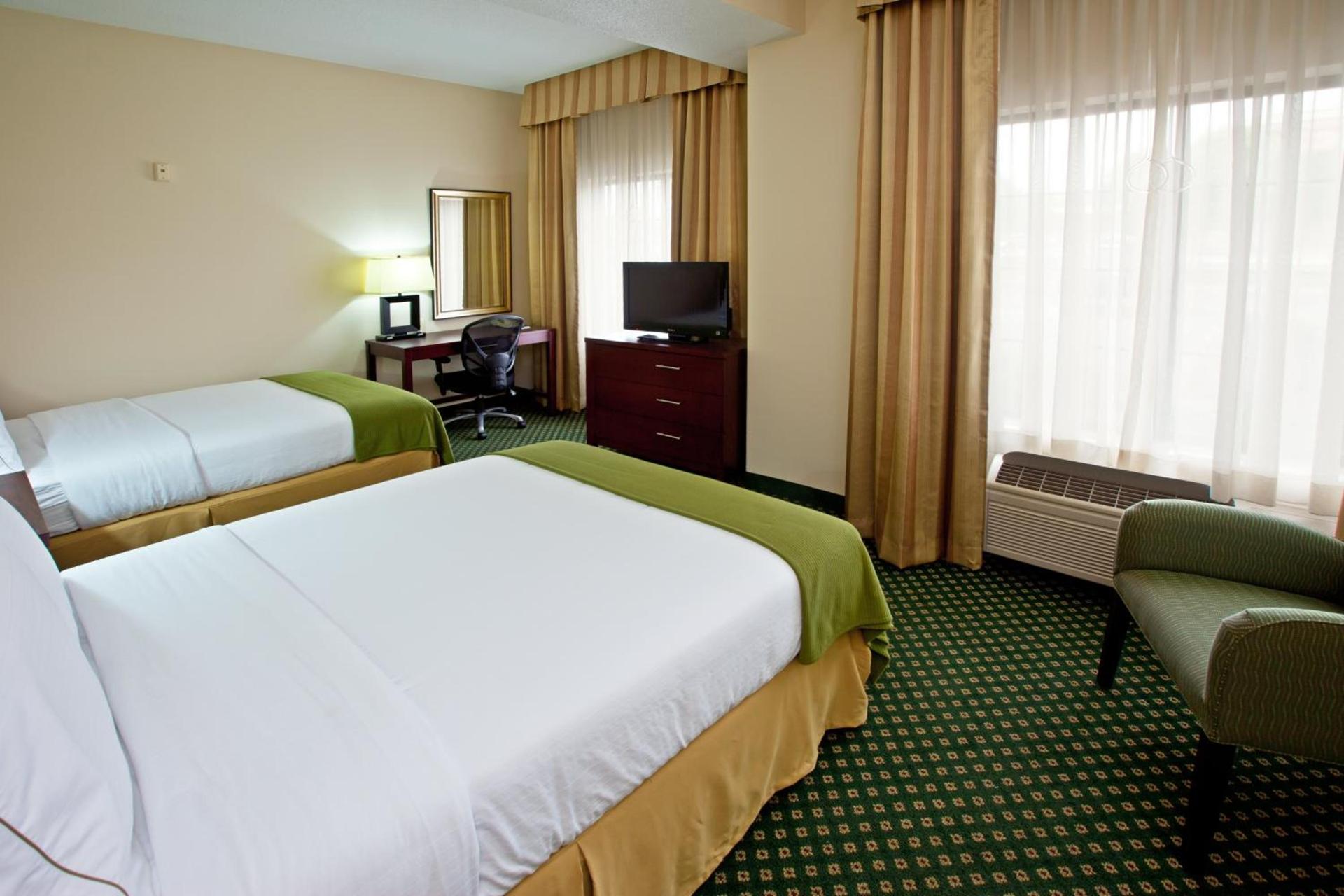 Holiday Inn Express & Suites Indianapolis - East by IHG photo 38