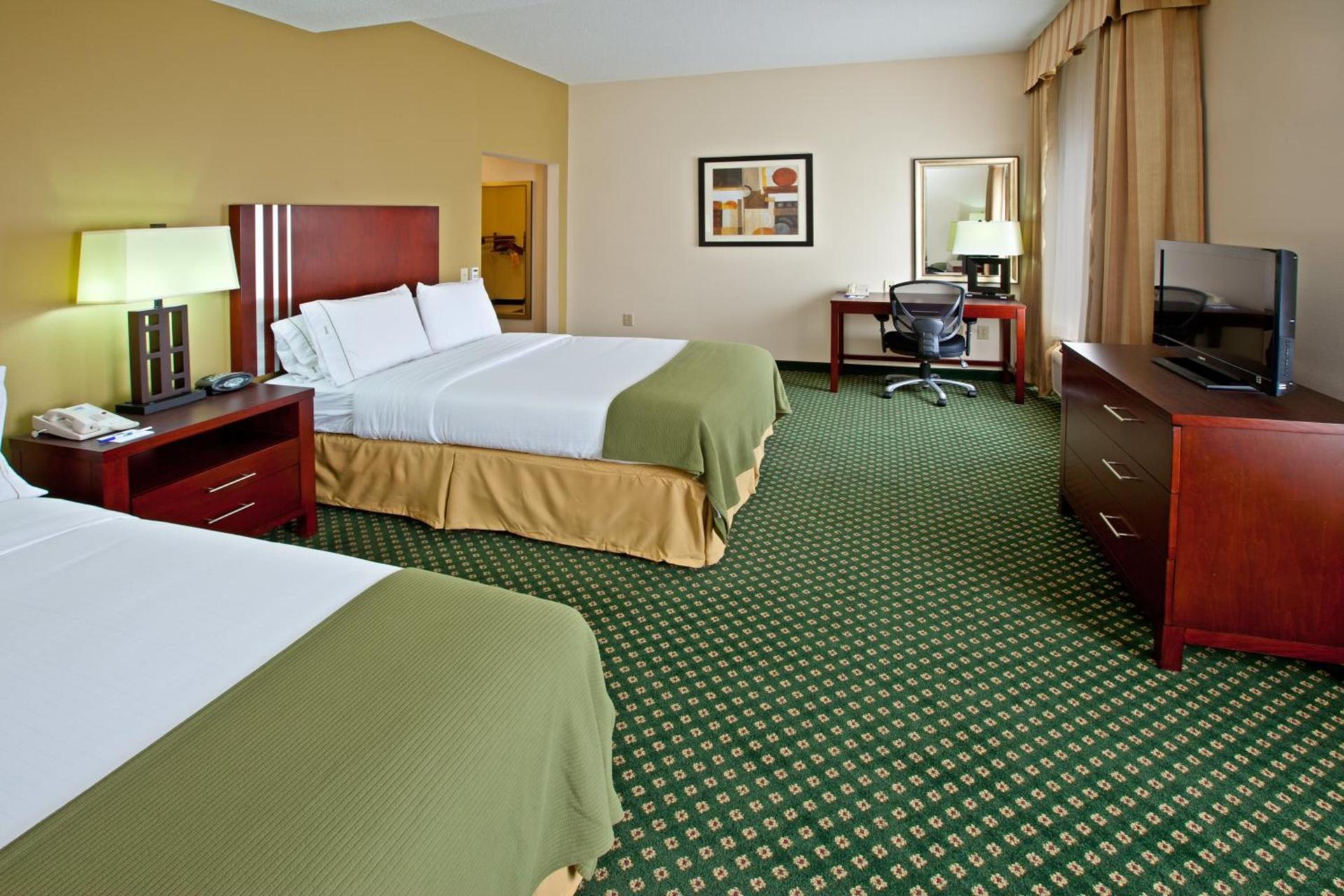 Holiday Inn Express & Suites Indianapolis - East by IHG photo 37