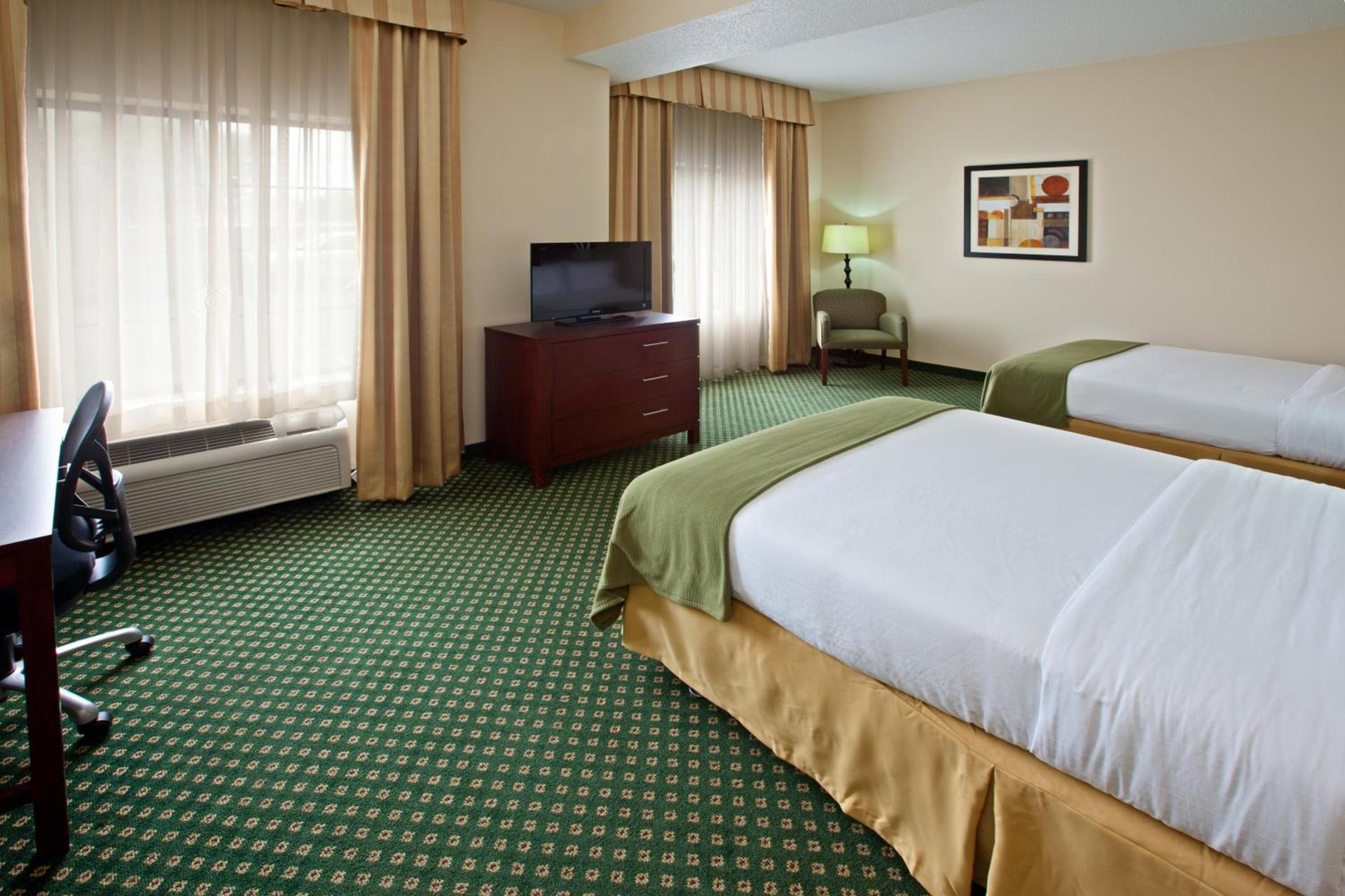 Holiday Inn Express & Suites Indianapolis - East by IHG photo 35