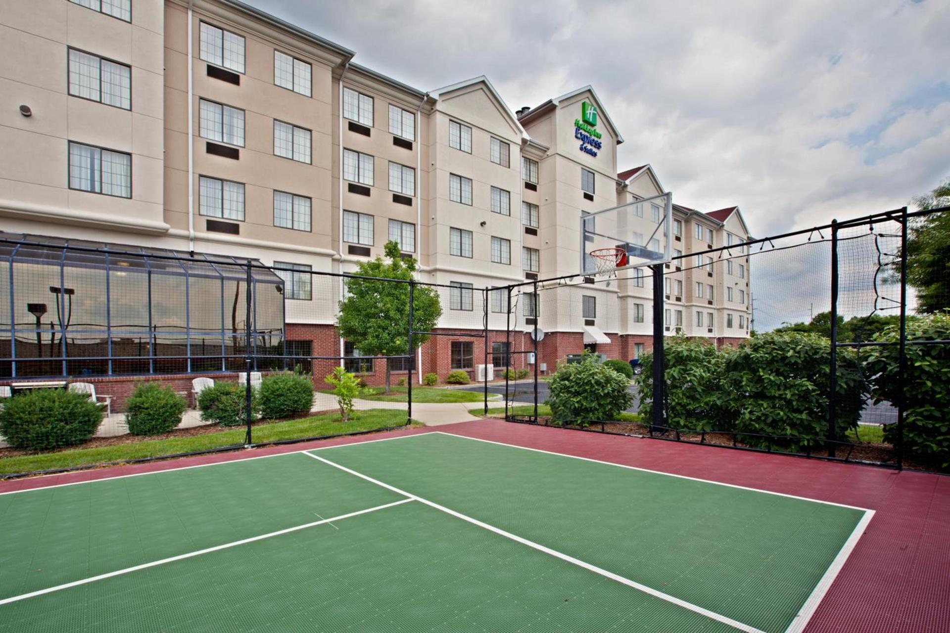 Holiday Inn Express & Suites Indianapolis - East by IHG photo 27