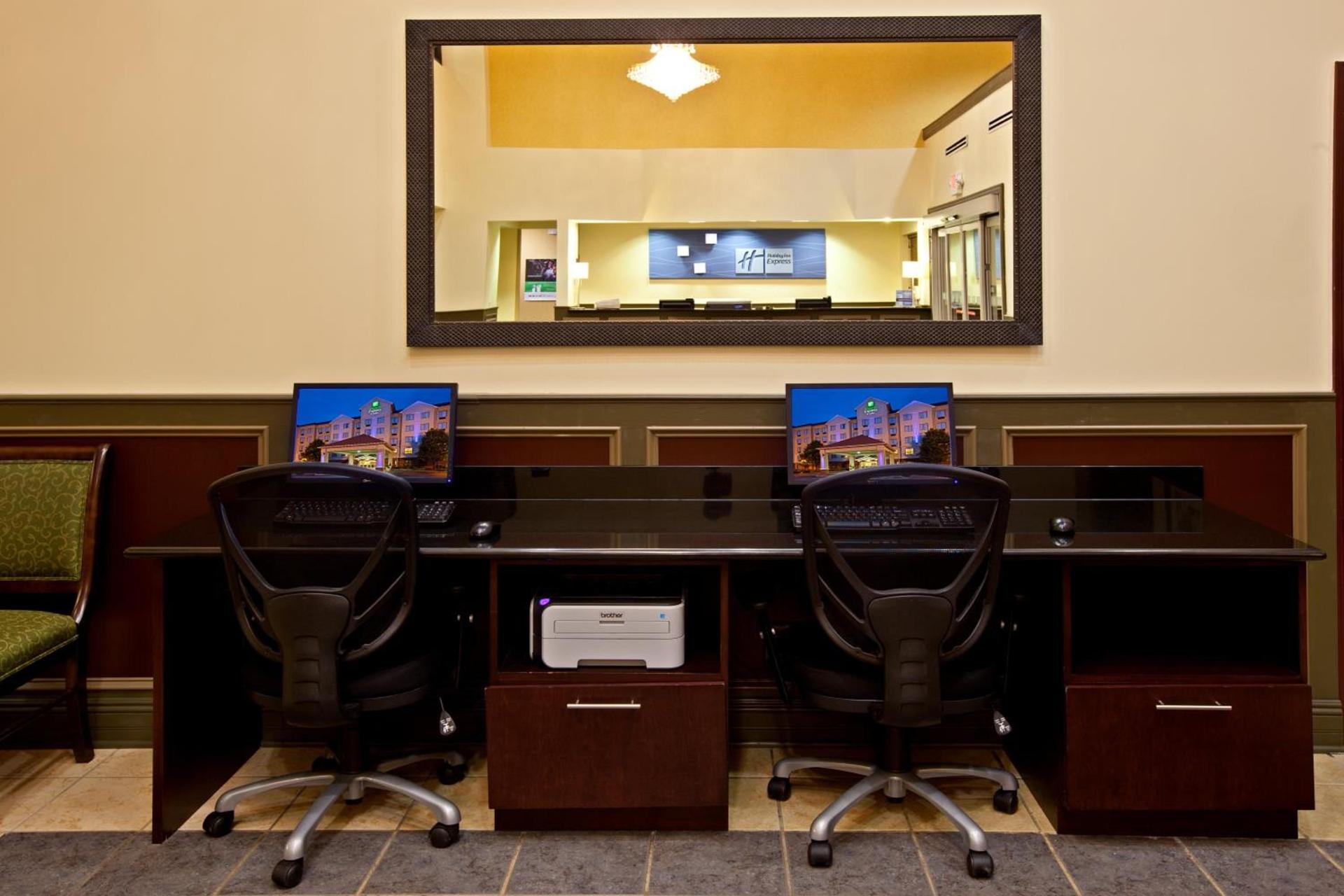 Holiday Inn Express & Suites Indianapolis - East by IHG photo 20