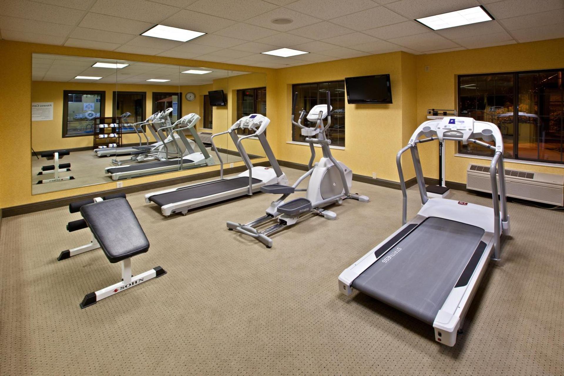 Holiday Inn Express & Suites Indianapolis - East by IHG photo 14