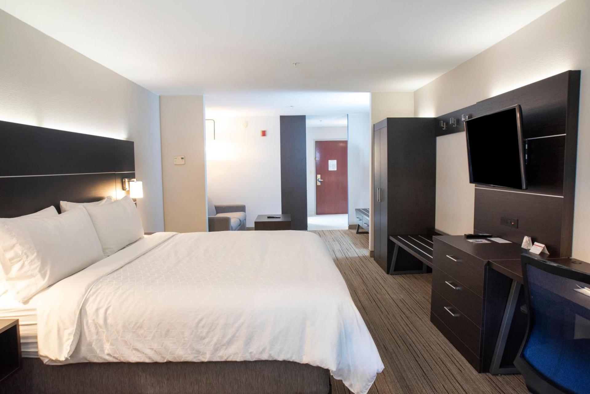 Holiday Inn Express Hotel & Suites Chester by IHG photo 26