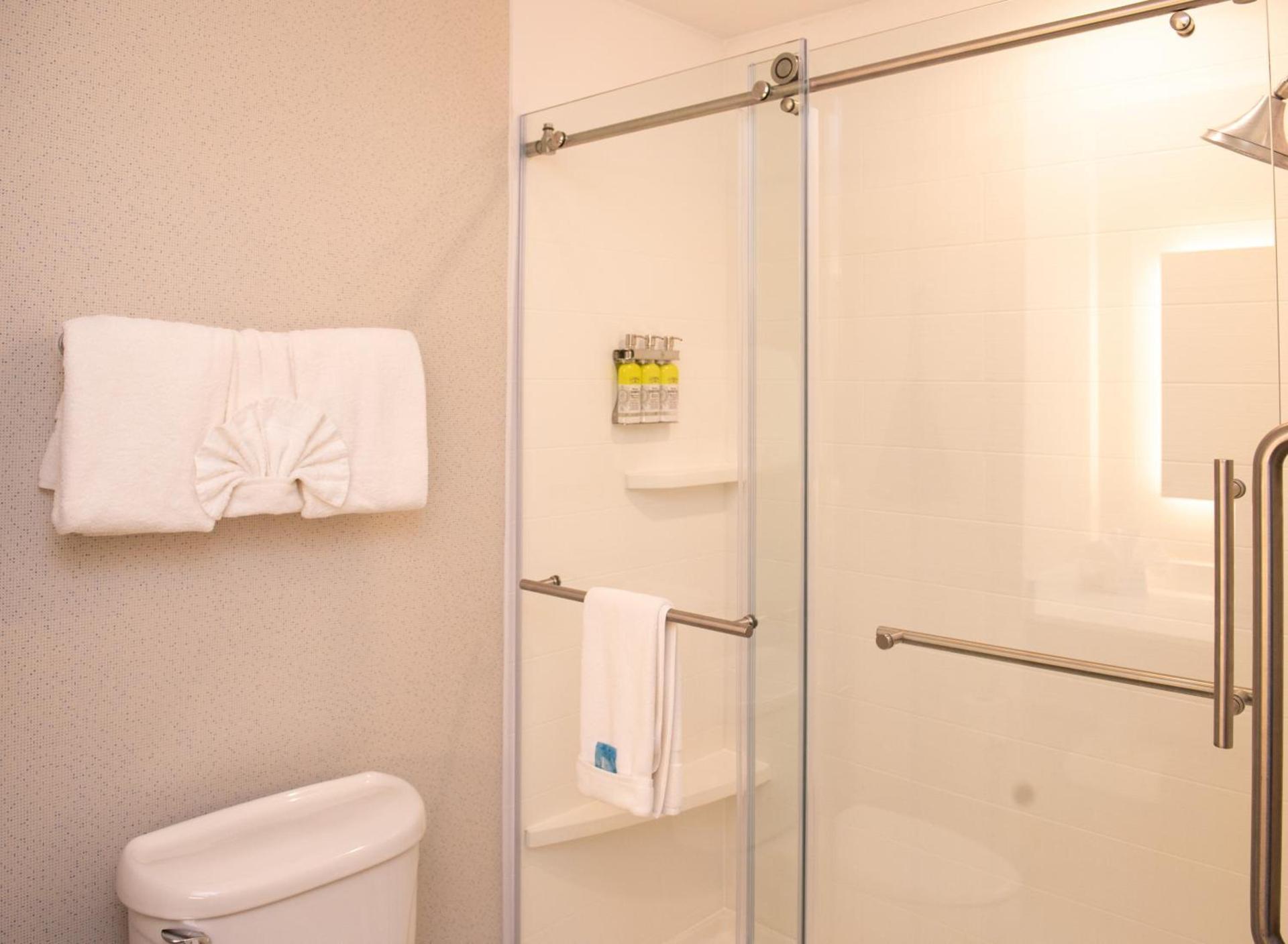 Holiday Inn Express Hotel & Suites Chester by IHG photo 30