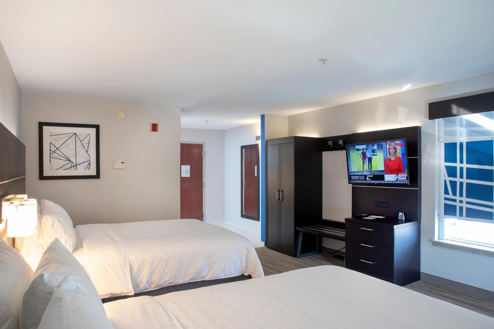 Holiday Inn Express Hotel & Suites Chester by IHG photo 31