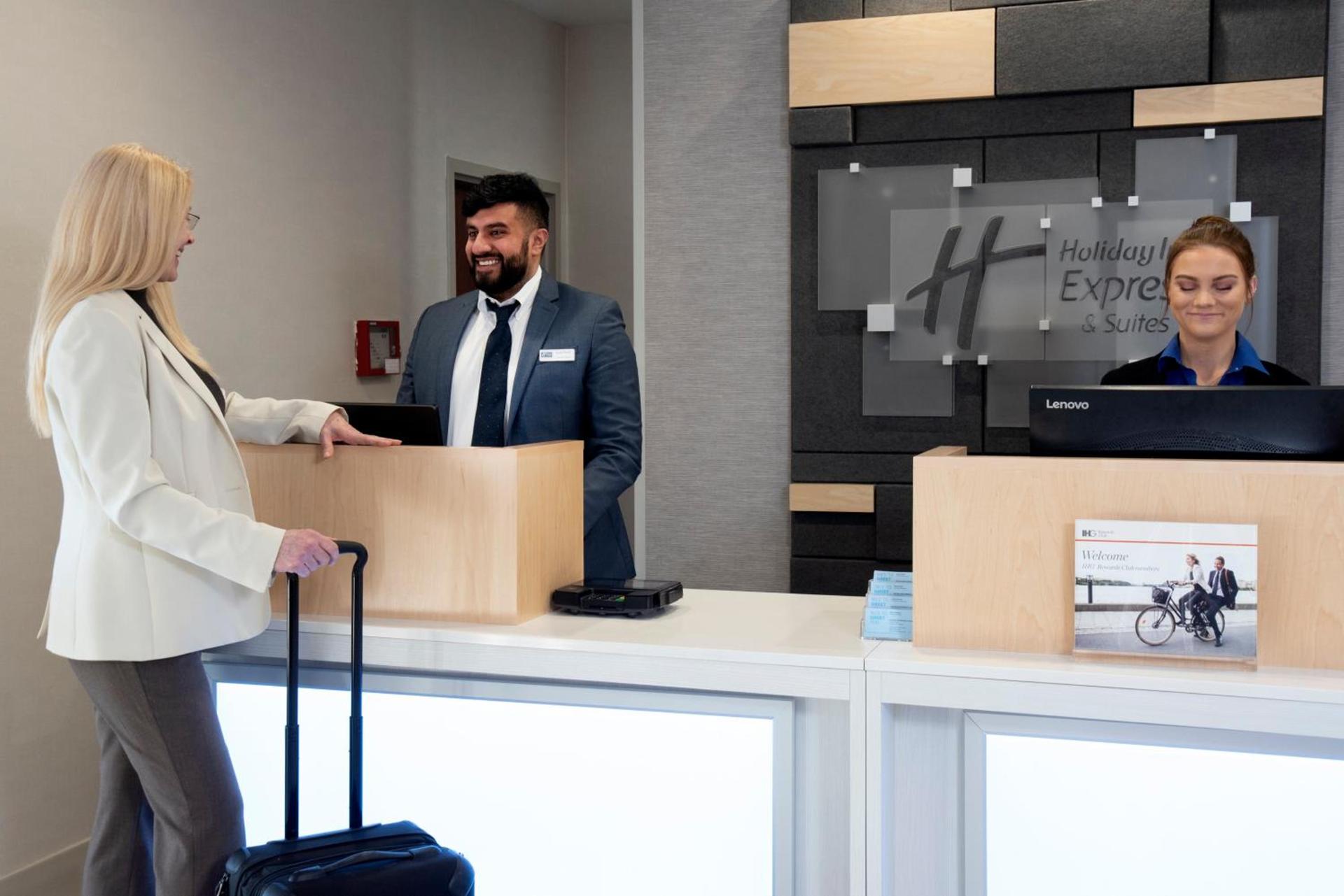 Holiday Inn Express Hotel & Suites Chester by IHG photo 6