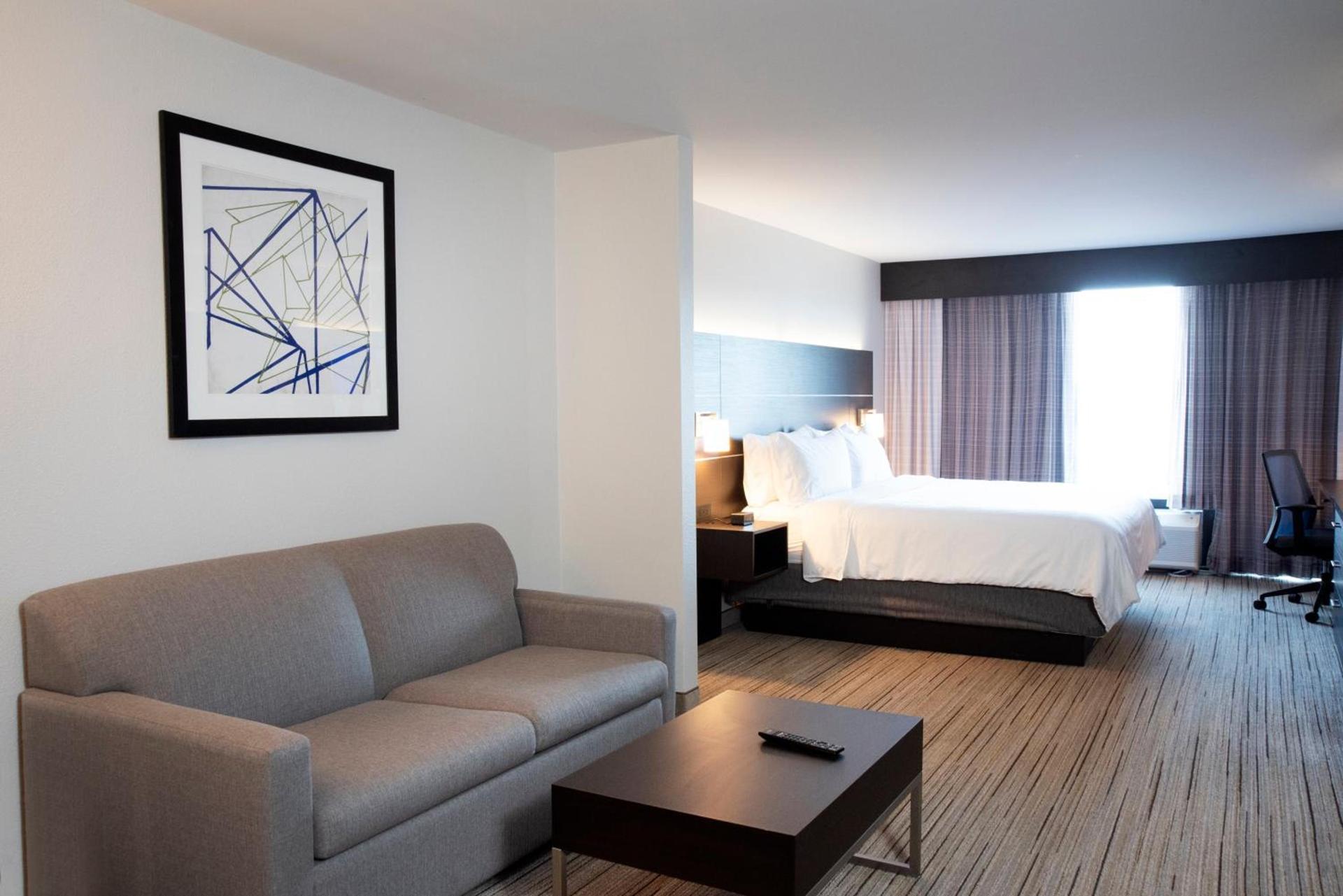 Holiday Inn Express Hotel & Suites Chester by IHG photo 23