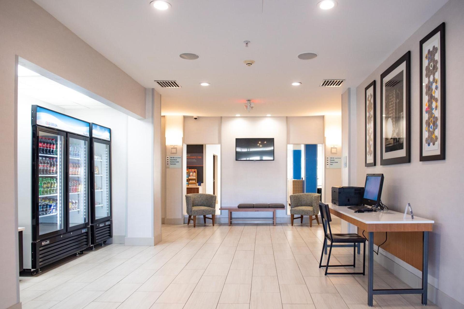Holiday Inn Express Hotel & Suites Chester by IHG photo 9