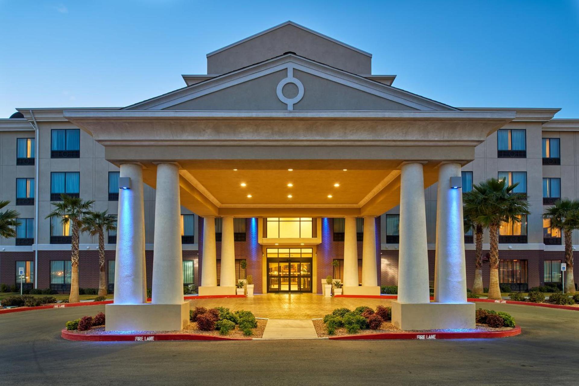 Holiday Inn Express & Suites El Paso Airport by IHG photo 1