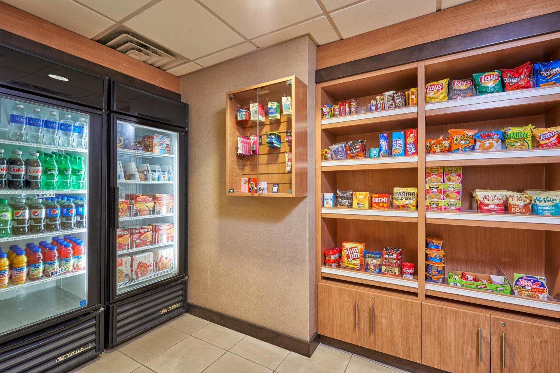 Holiday Inn Express & Suites El Paso Airport by IHG photo 13