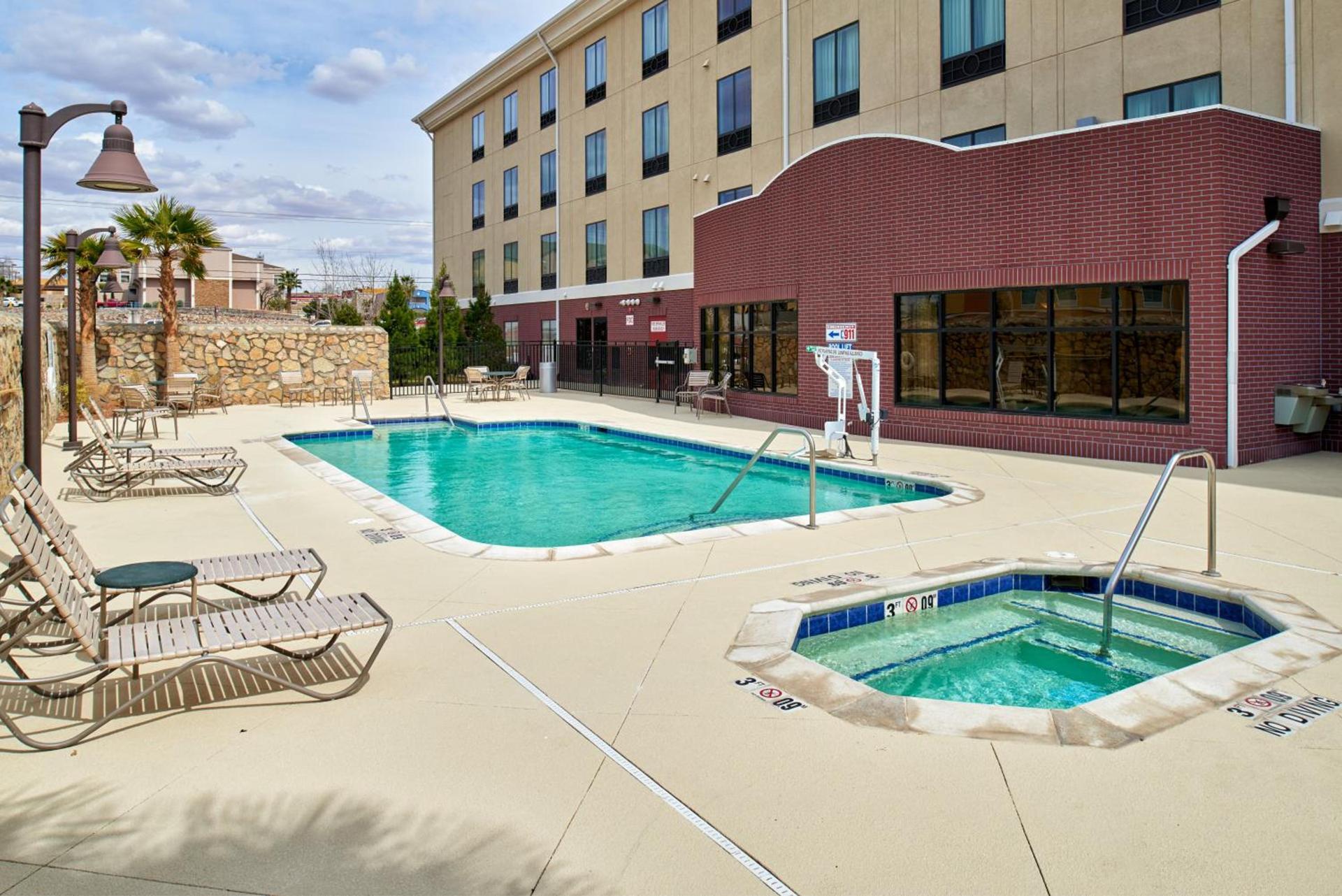 Holiday Inn Express & Suites El Paso Airport by IHG photo 2