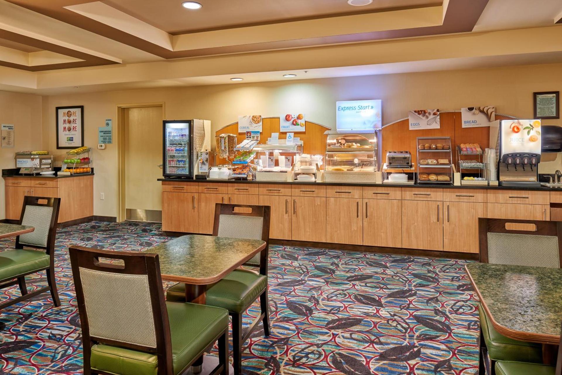 Holiday Inn Express & Suites El Paso Airport by IHG photo 28