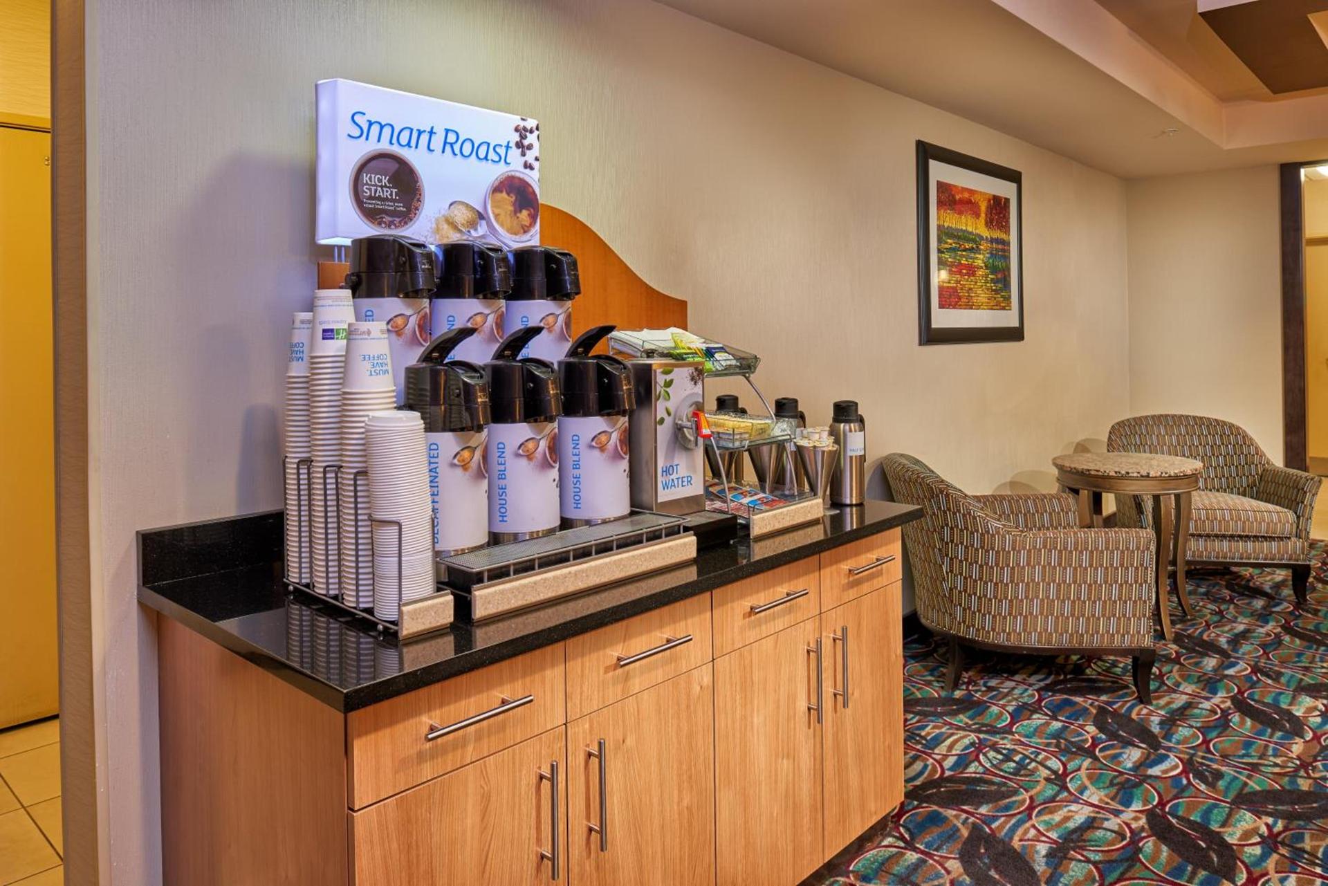 Holiday Inn Express & Suites El Paso Airport by IHG photo 29