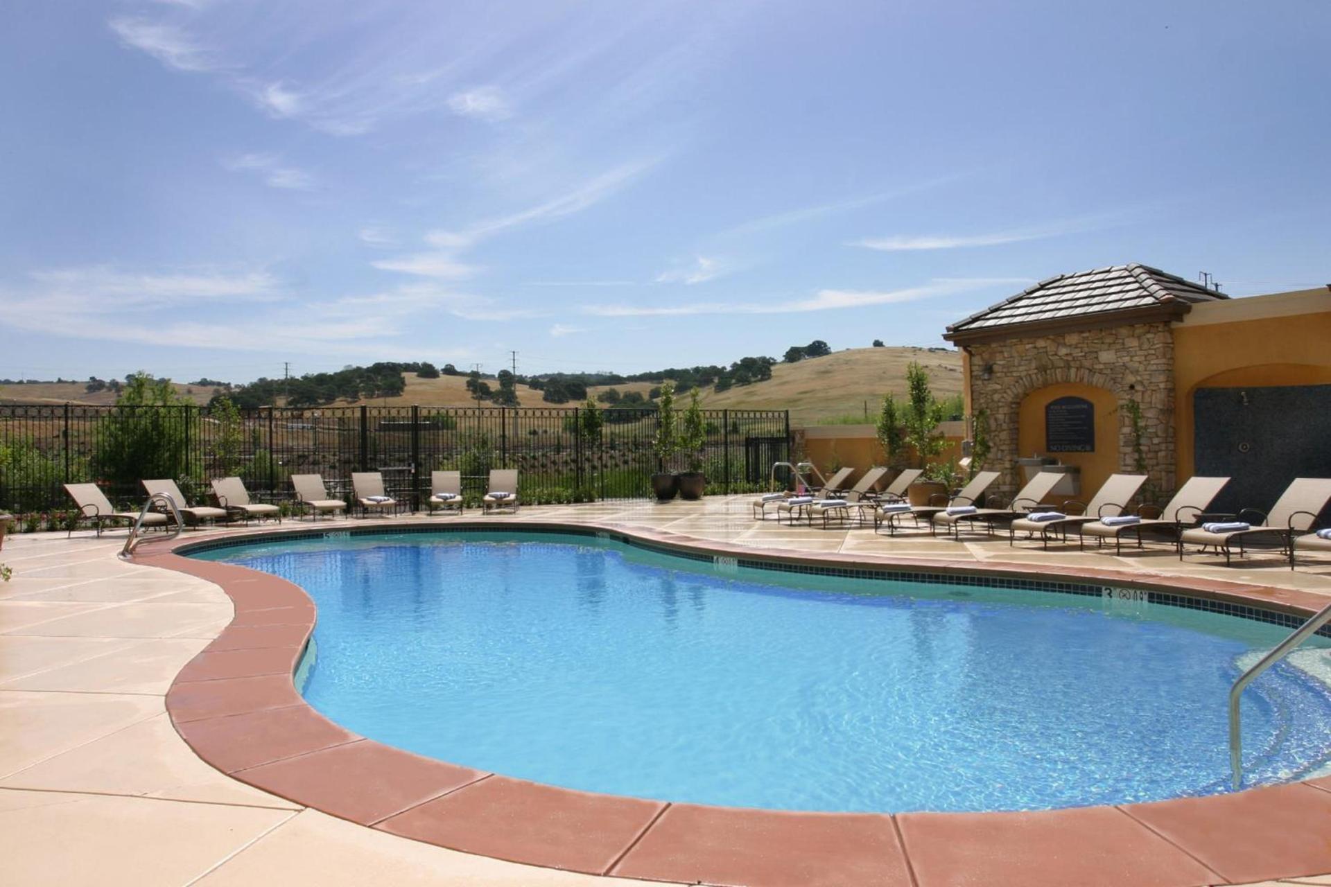 Holiday Inn Express Hotel & Suites El Dorado Hills by IHG photo 3