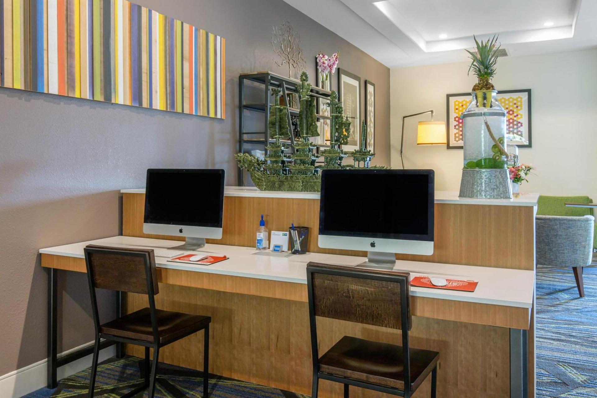Holiday Inn Express Houston-Alvin by IHG photo 22