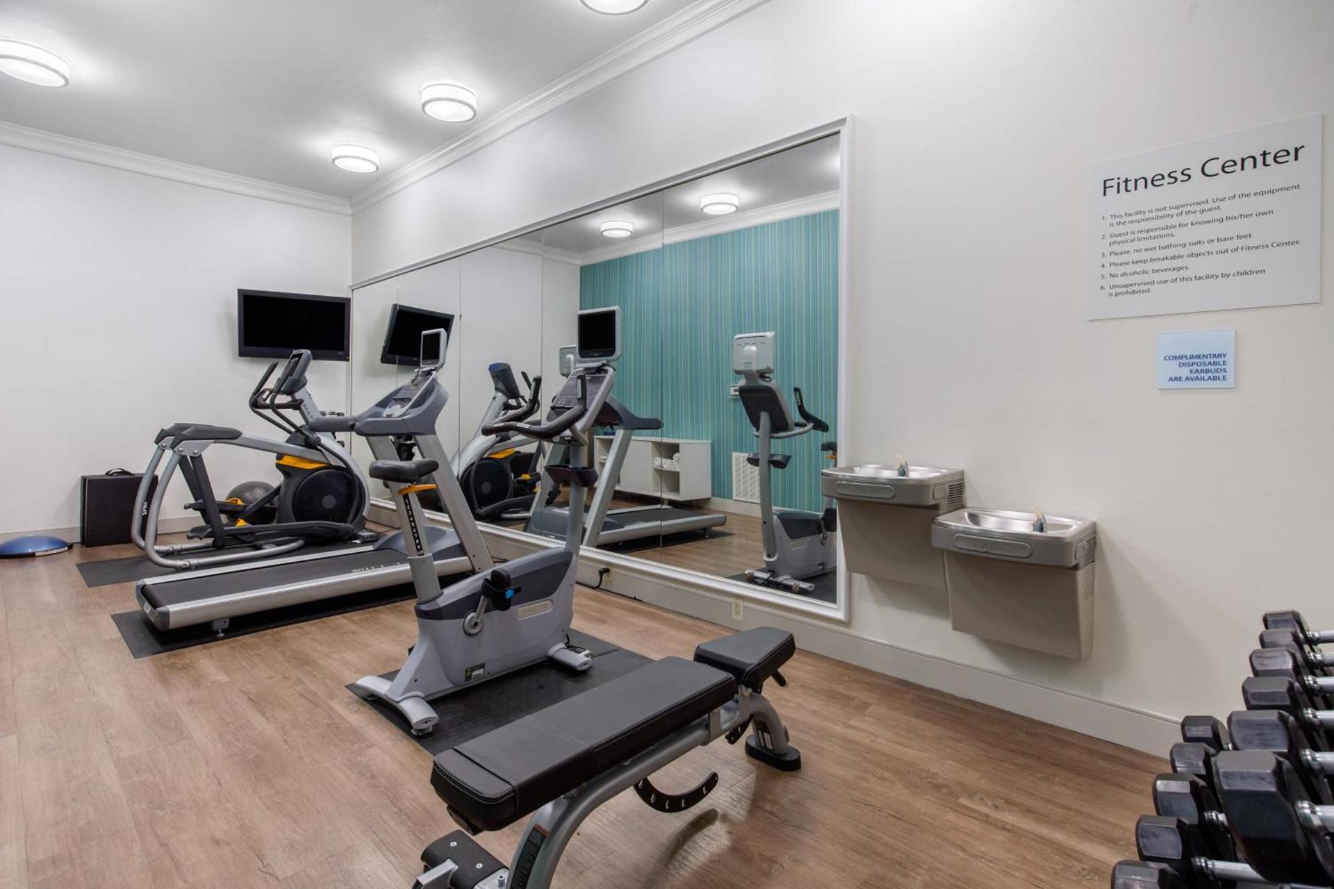 Holiday Inn Express Houston-Alvin by IHG photo 24