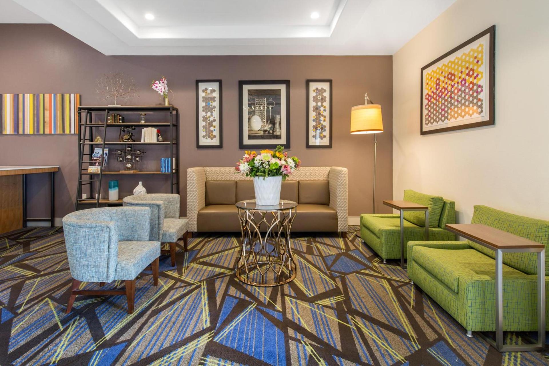 Holiday Inn Express Houston-Alvin by IHG photo 28