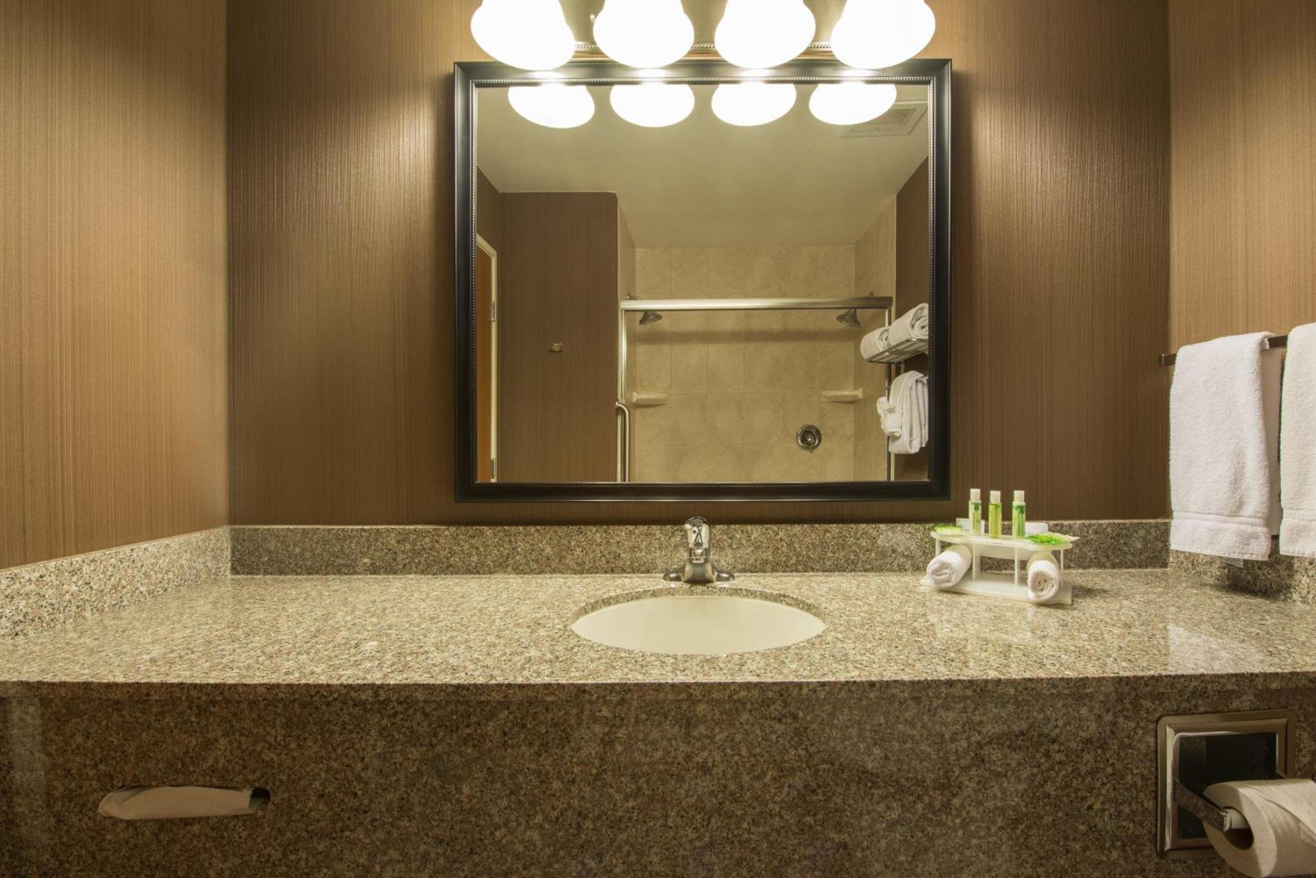 Holiday Inn Express & Suites Douglas by IHG photo 22