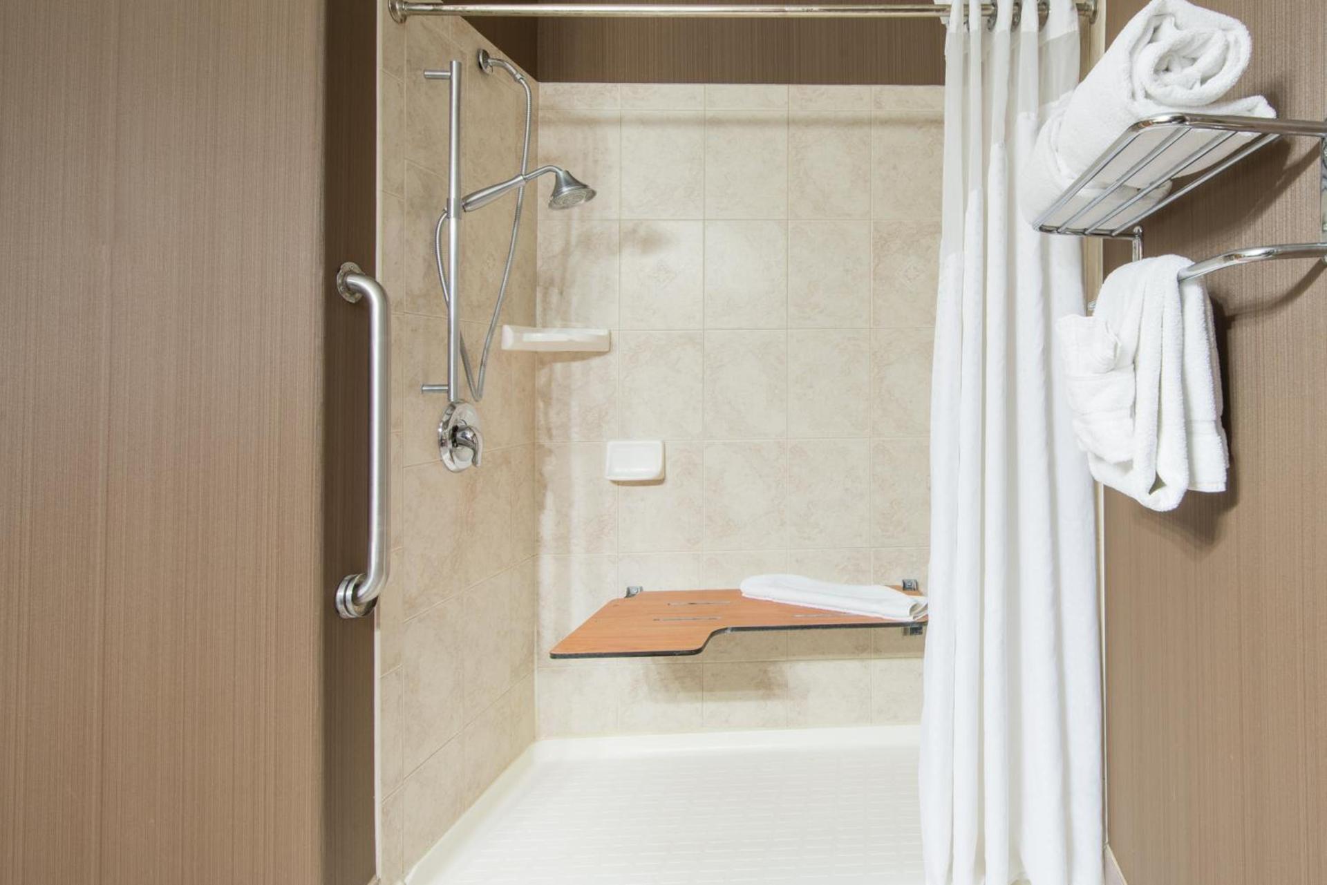 Holiday Inn Express & Suites Douglas by IHG photo 23