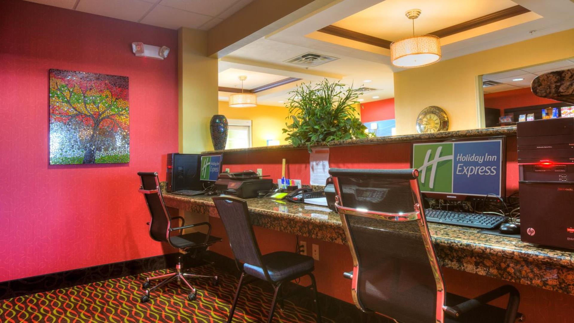 Holiday Inn Express Hotel and Suites Elk City by IHG photo 3