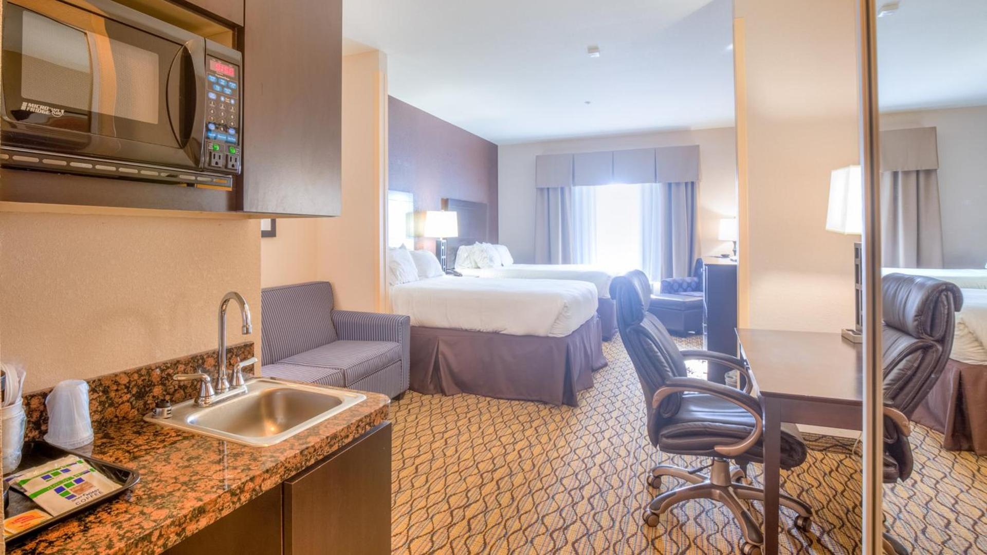 Holiday Inn Express Hotel and Suites Elk City by IHG photo 43