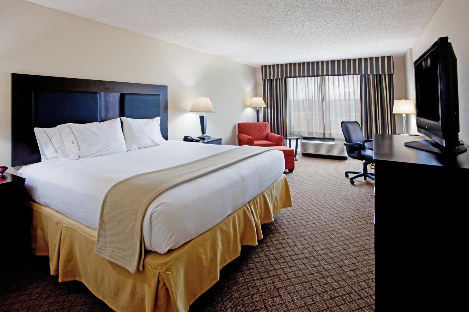 Holiday Inn Express and Suites Newberry by IHG photo 29