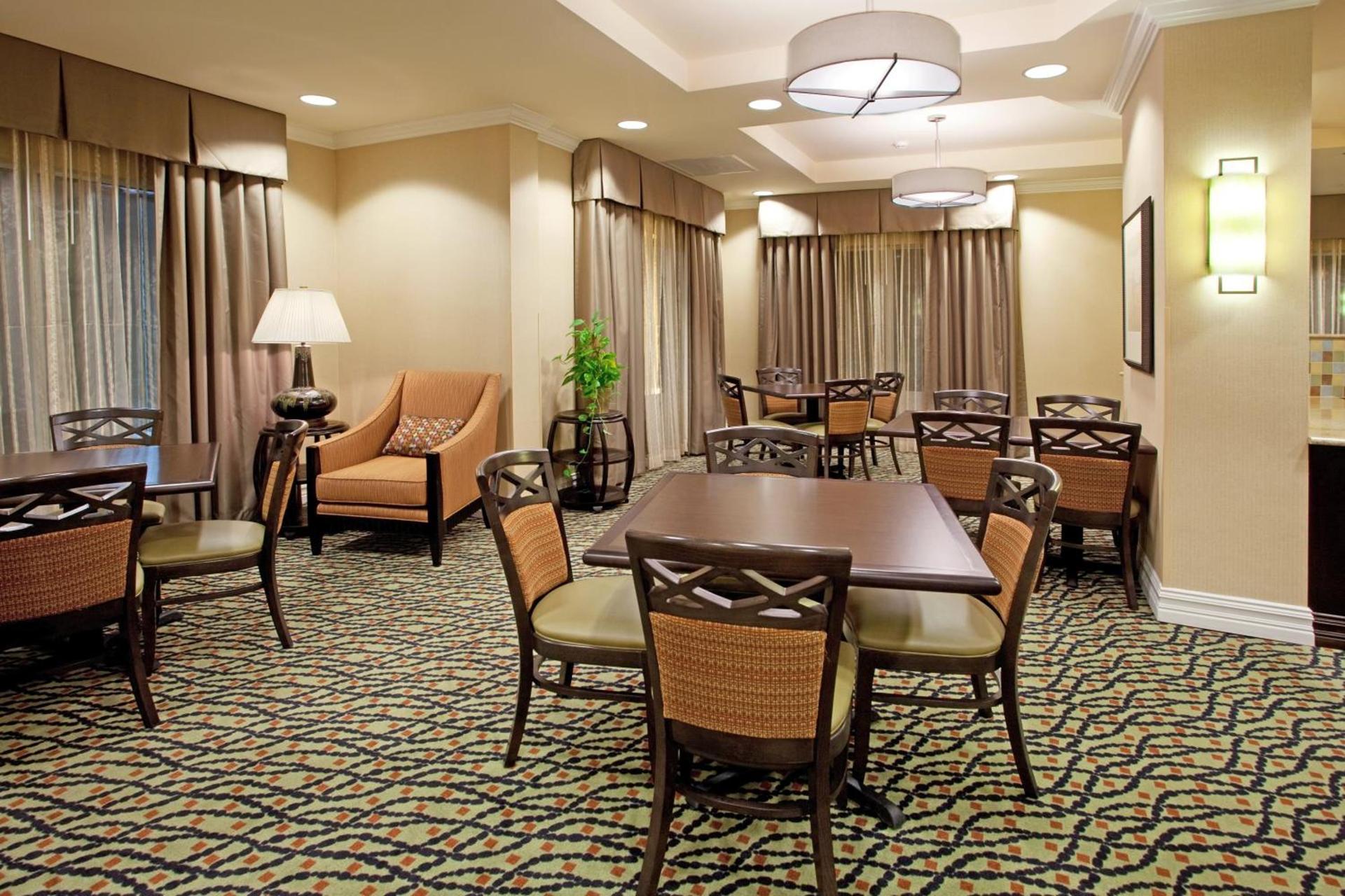 Holiday Inn Express and Suites Newberry by IHG photo 17